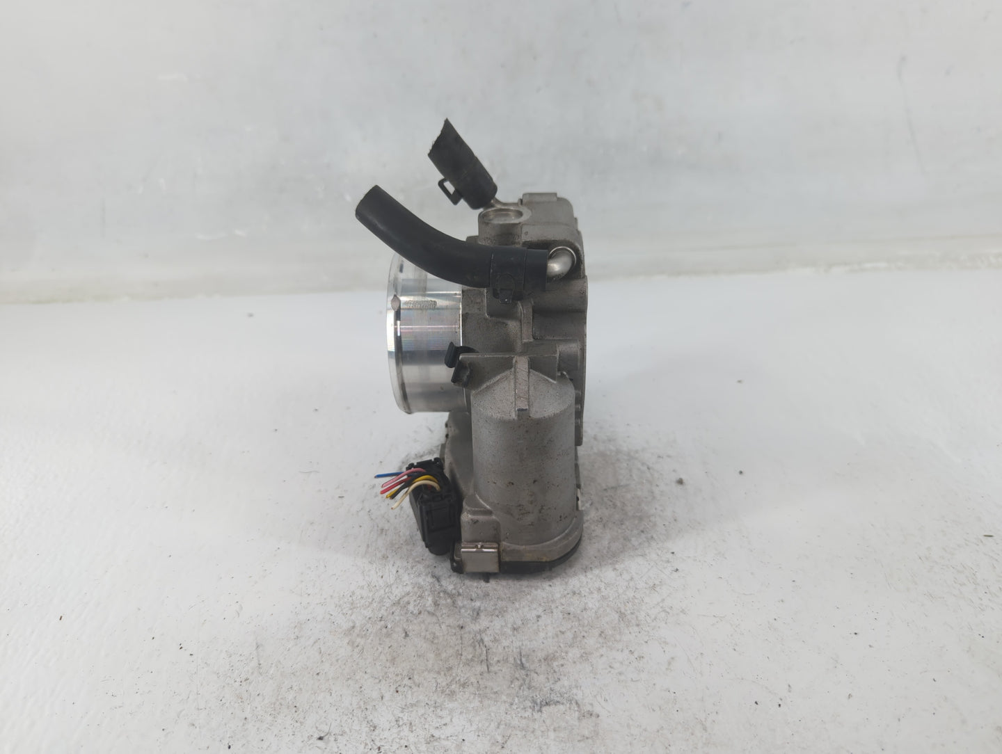 2011-2015 Kia Optima Throttle Body P/N:35100-2G700 Fits Fits 2011 2012 2013 2014 2015 2016 OEM Used Auto Parts - Oemusedauto