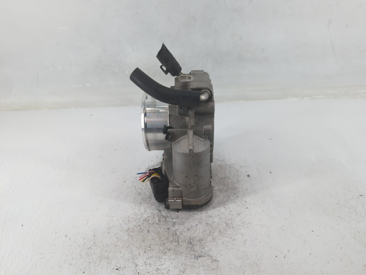 2011-2015 Kia Optima Throttle Body P/N:35100-2G700 Fits Fits 2011 2012 2013 2014 2015 2016 OEM Used Auto Parts - Oemusedauto