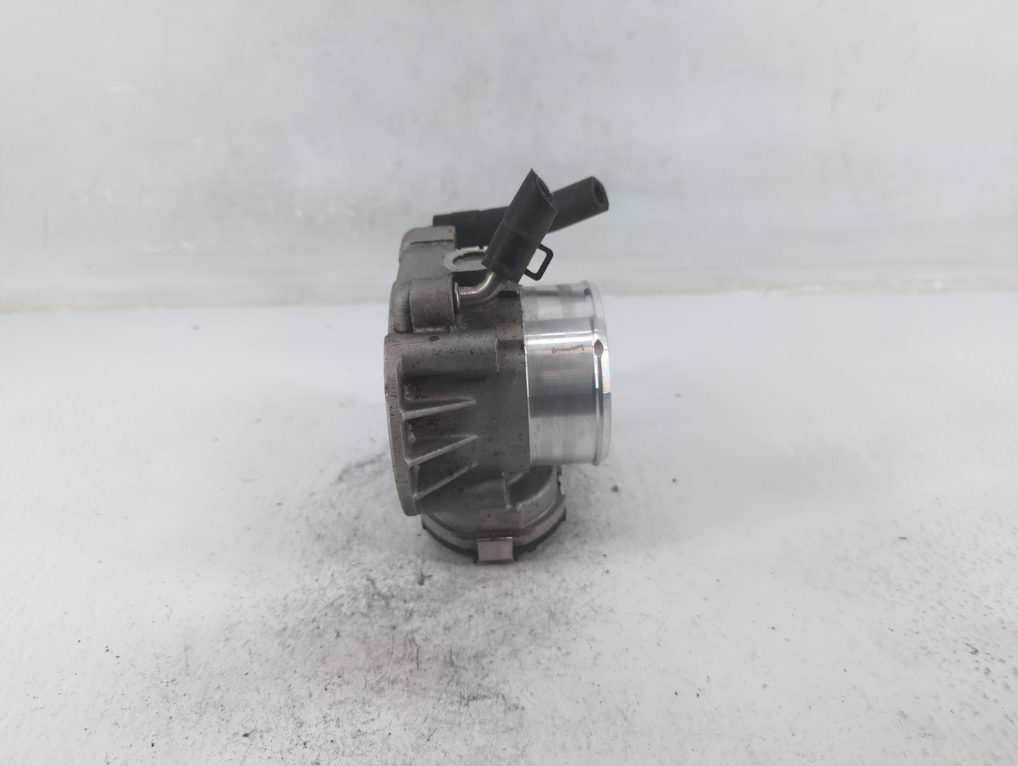 2011-2015 Kia Optima Throttle Body P/N:35100-2G700 Fits Fits 2011 2012 2013 2014 2015 2016 OEM Used Auto Parts - Oemusedauto
