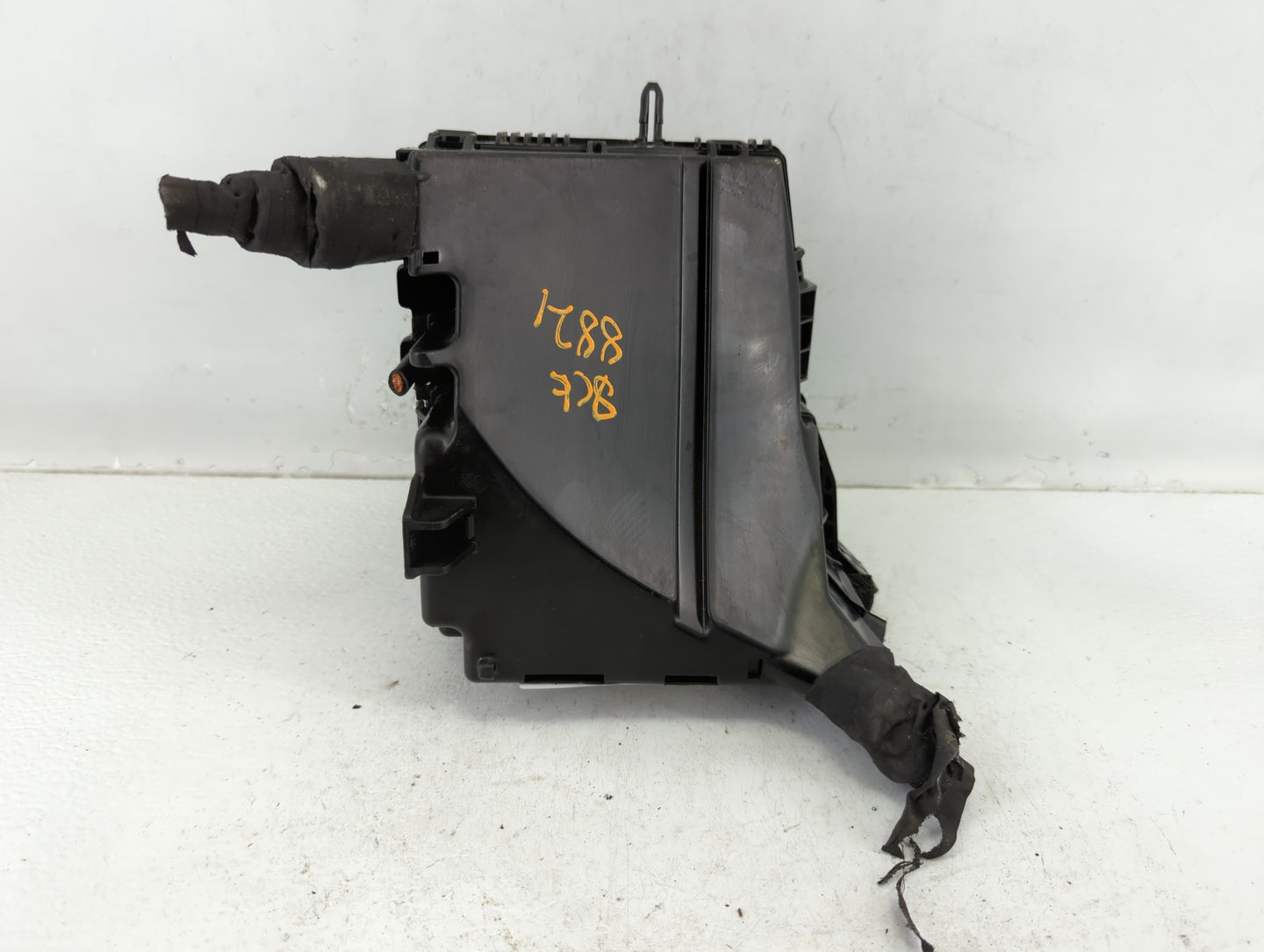 2014-2015 Kia Optima Fusebox Fuse Box Panel Relay Module P/N:91259-2T010 Fits Fits 2014 2015 OEM Used Auto Parts - Oemusedau