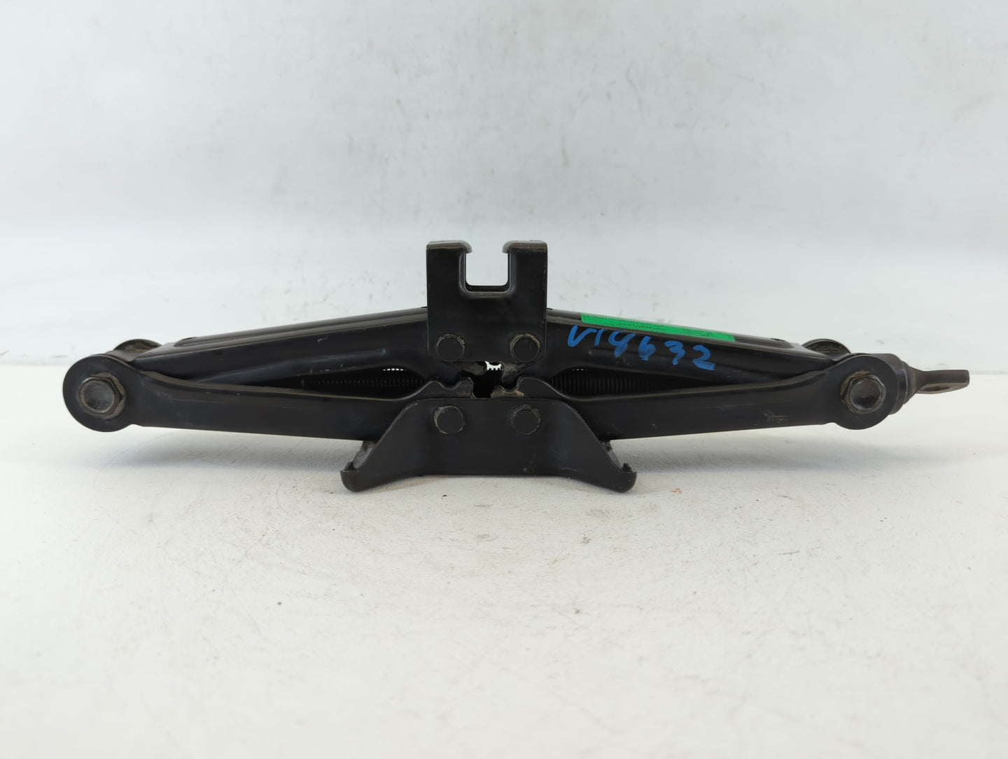 2015 Kia Optima Spare Scissor Car Jack - Oemusedautoparts1.com
