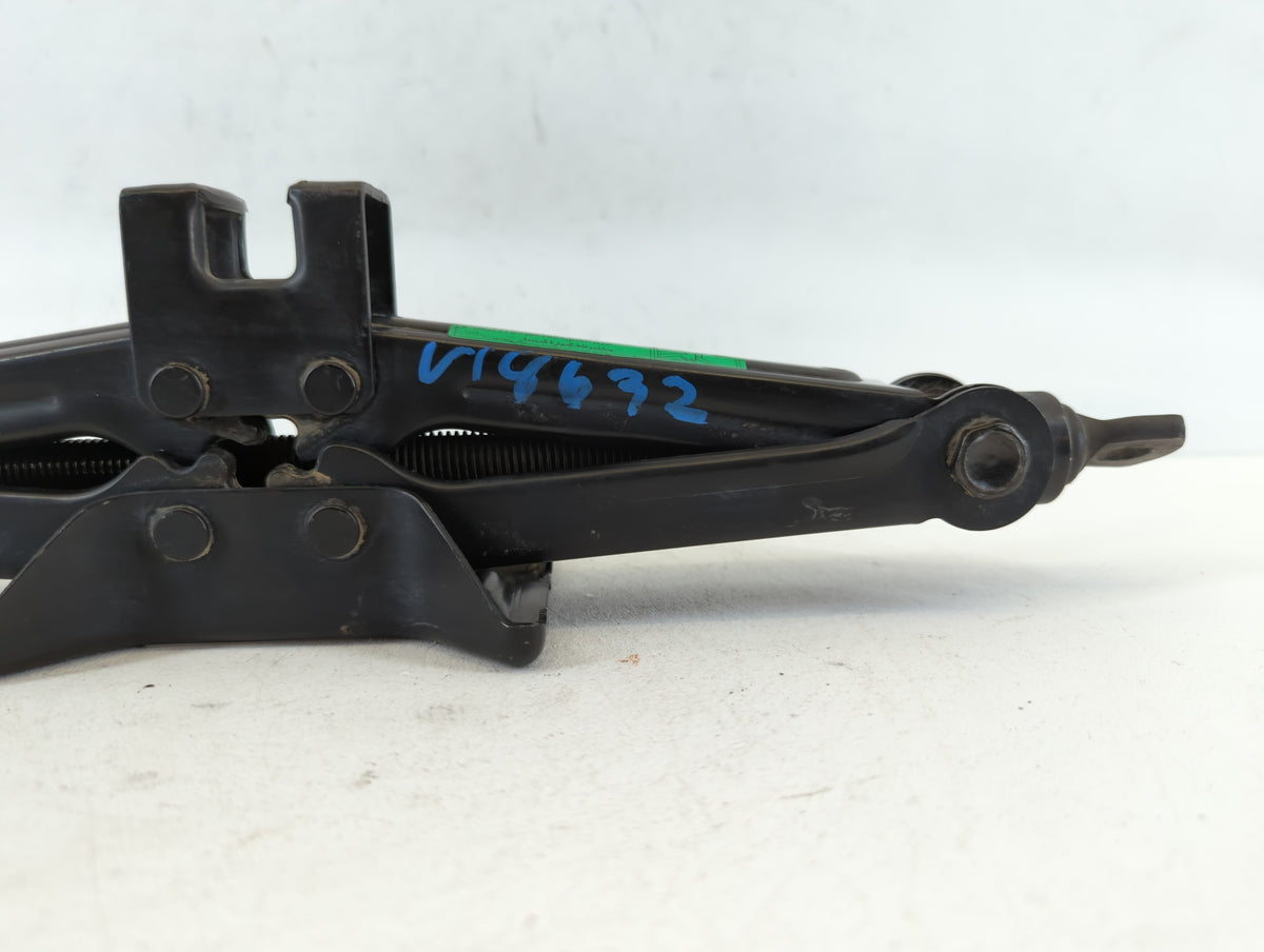 2015 Kia Optima Spare Scissor Car Jack 664230 - Oemusedautoparts1.com