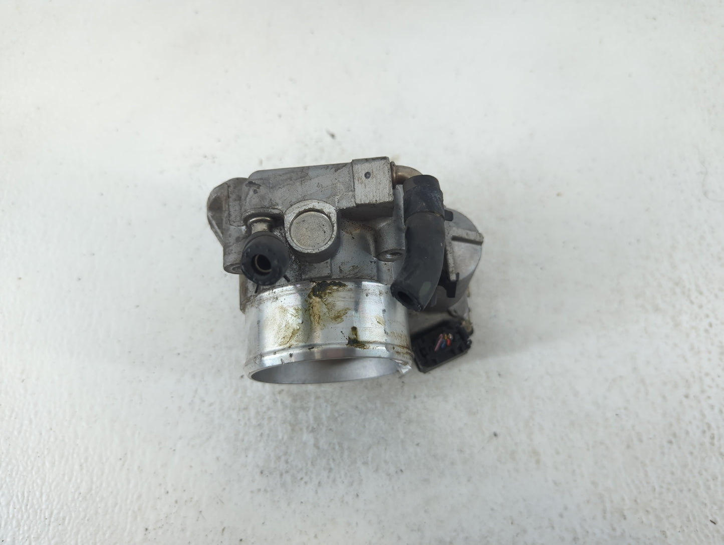 2011-2015 Kia Optima Throttle Body P/N:35100-2G700 Fits Fits 2011 2012 2013 2014 2015 2016 OEM Used Auto Parts - Oemusedauto