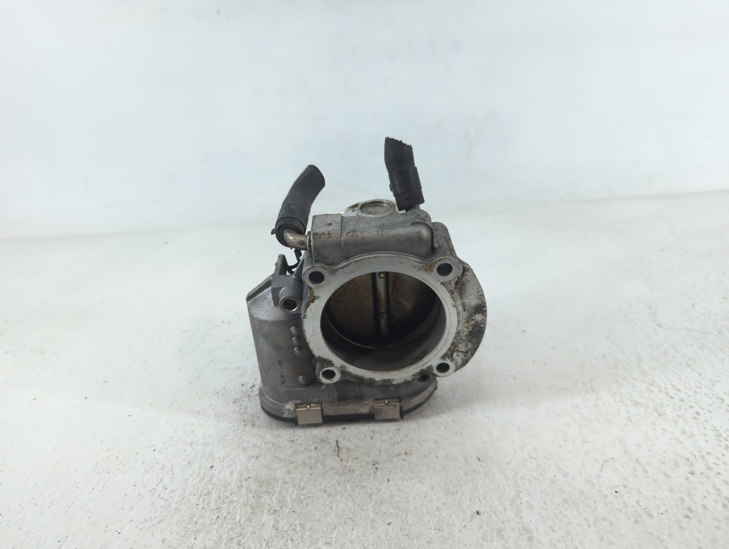 2011-2015 Kia Optima Throttle Body P/N:35100-2G700 Fits Fits 2011 2012 2013 2014 2015 2016 OEM Used Auto Parts - Oemusedauto