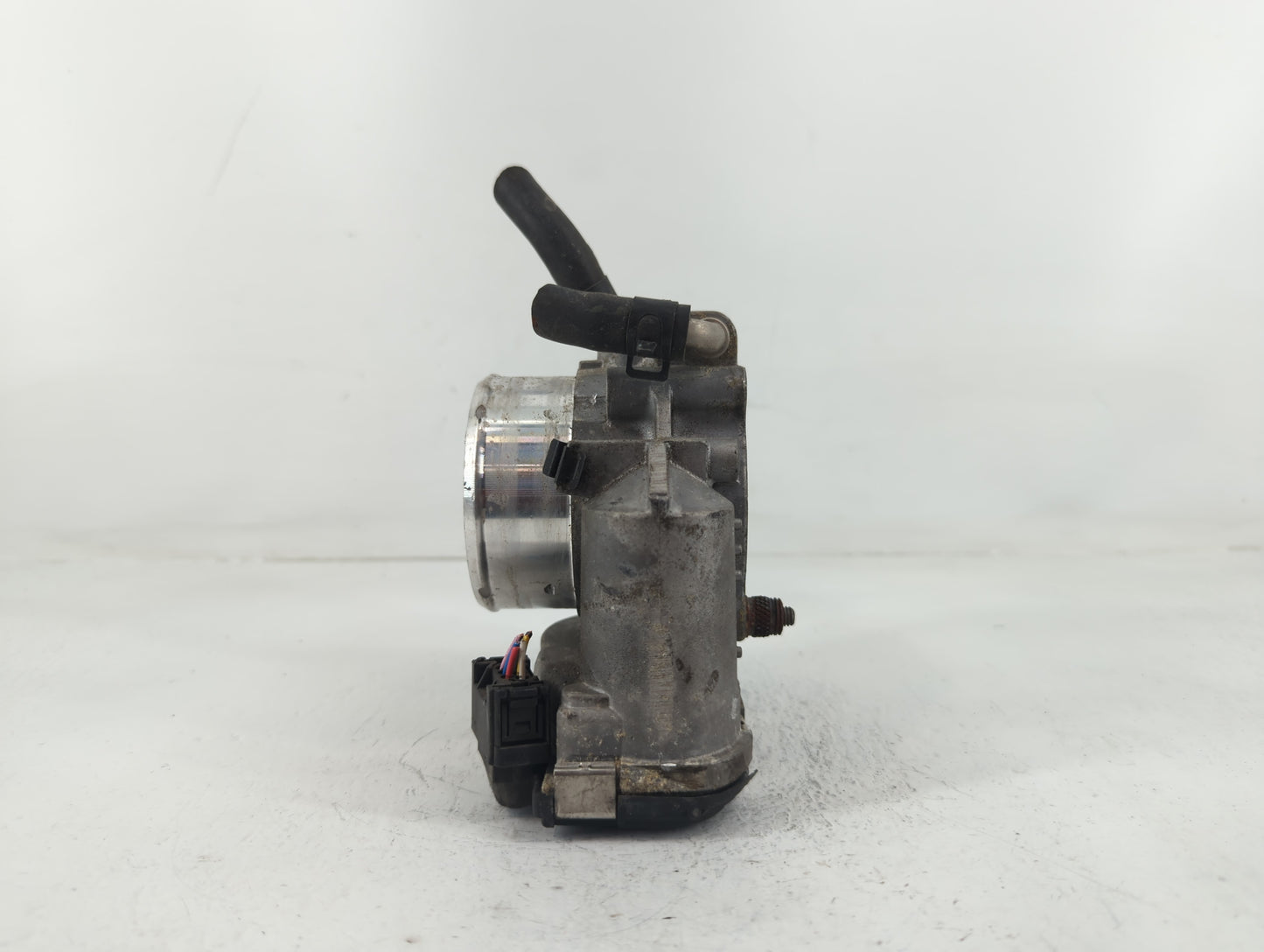 2011-2015 Kia Optima Throttle Body P/N:35100-2G700 Fits Fits 2011 2012 2013 2014 2015 2016 OEM Used Auto Parts - Oemusedauto