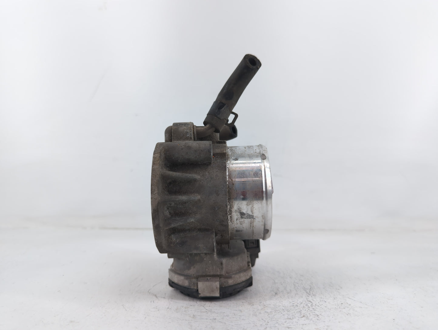 2011-2015 Kia Optima Throttle Body P/N:35100-2G700 Fits Fits 2011 2012 2013 2014 2015 2016 OEM Used Auto Parts - Oemusedauto