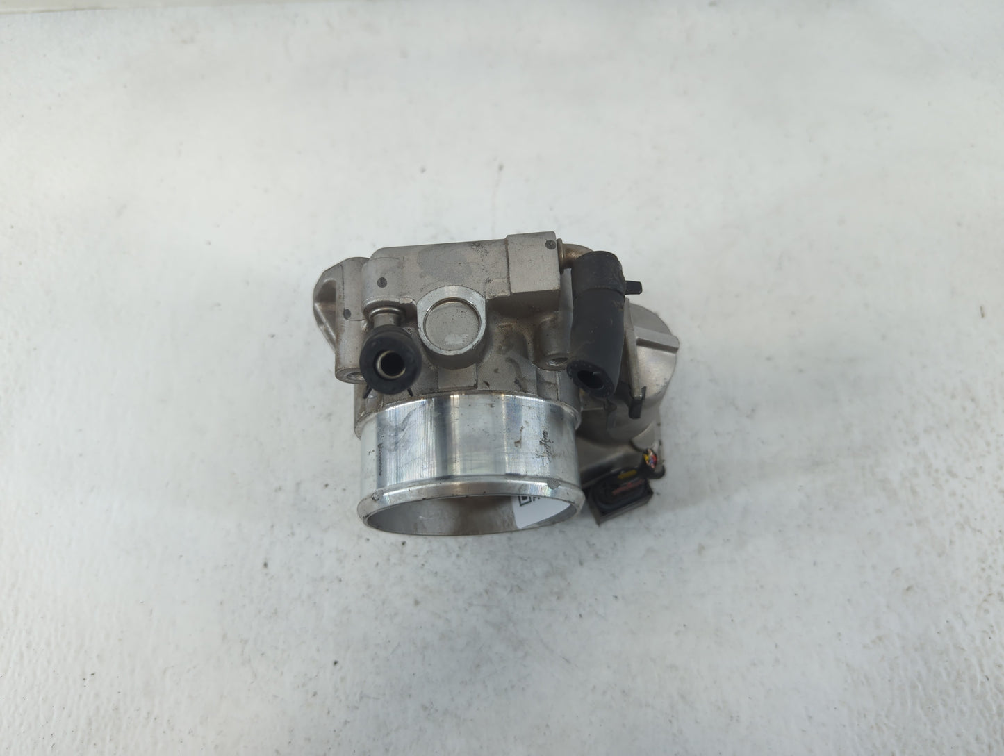 2011-2015 Kia Optima Throttle Body P/N:35100-2G700 Fits Fits 2011 2012 2013 2014 2015 2016 OEM Used Auto Parts - Oemusedauto