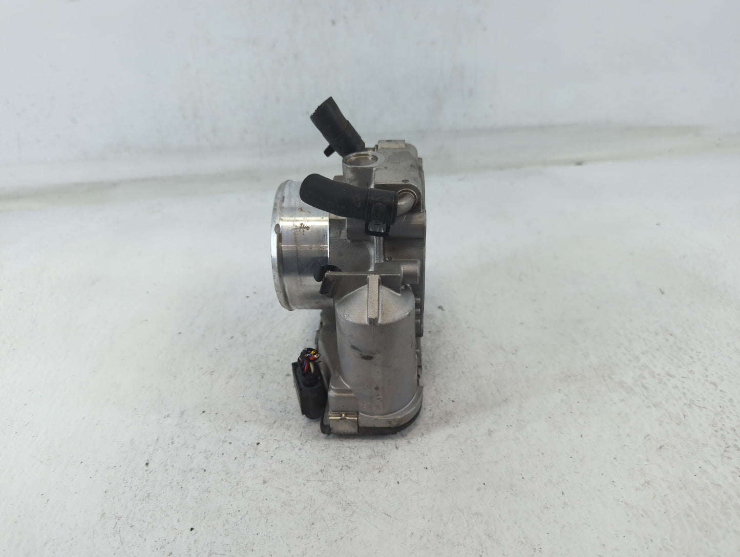 2011-2015 Kia Optima Throttle Body P/N:35100-2G700 Fits Fits 2011 2012 2013 2014 2015 2016 OEM Used Auto Parts - Oemusedauto