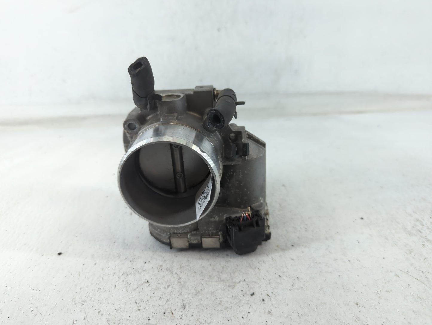 2011-2015 Kia Optima Throttle Body P/N:35100-2G700 Fits Fits 2011 2012 2013 2014 2015 2016 OEM Used Auto Parts - Oemusedauto