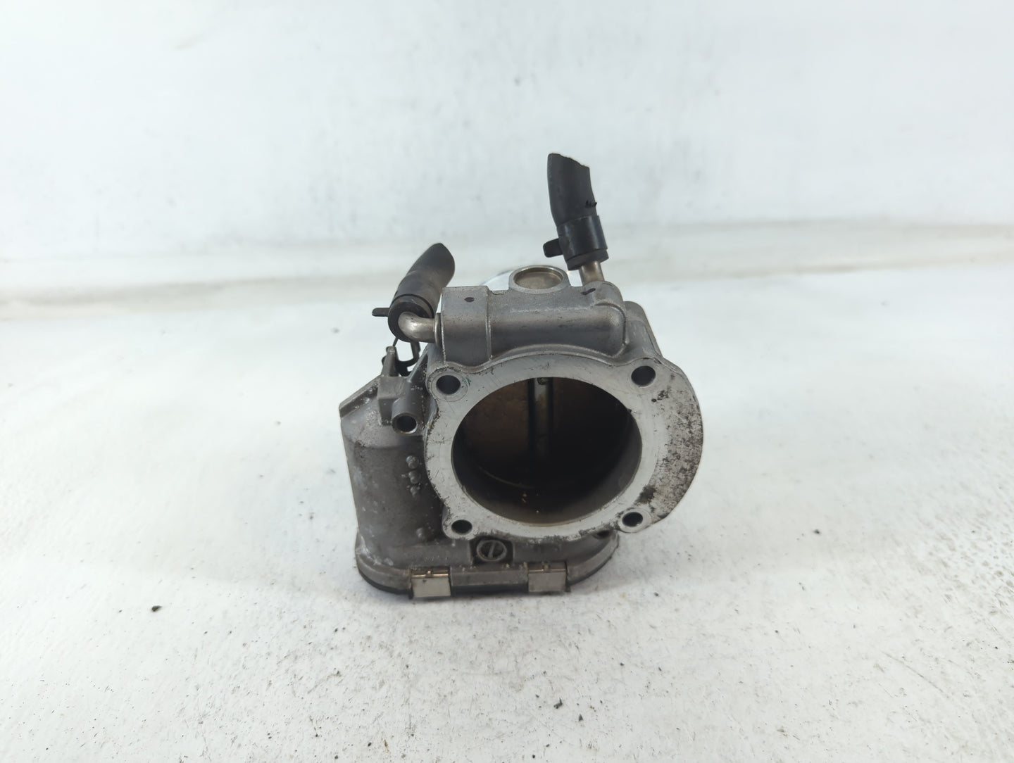 2011-2015 Kia Optima Throttle Body P/N:35100-2G700 Fits Fits 2011 2012 2013 2014 2015 2016 OEM Used Auto Parts - Oemusedauto