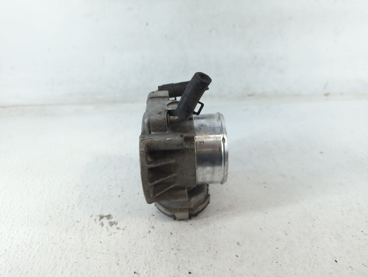 2011-2015 Kia Optima Throttle Body P/N:35100-2G700 Fits Fits 2011 2012 2013 2014 2015 2016 OEM Used Auto Parts - Oemusedauto