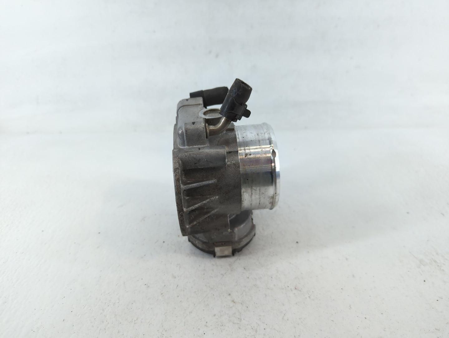 2011-2015 Kia Optima Throttle Body P/N:35100-2G700 Fits Fits 2011 2012 2013 2014 2015 2016 OEM Used Auto Parts - Oemusedauto