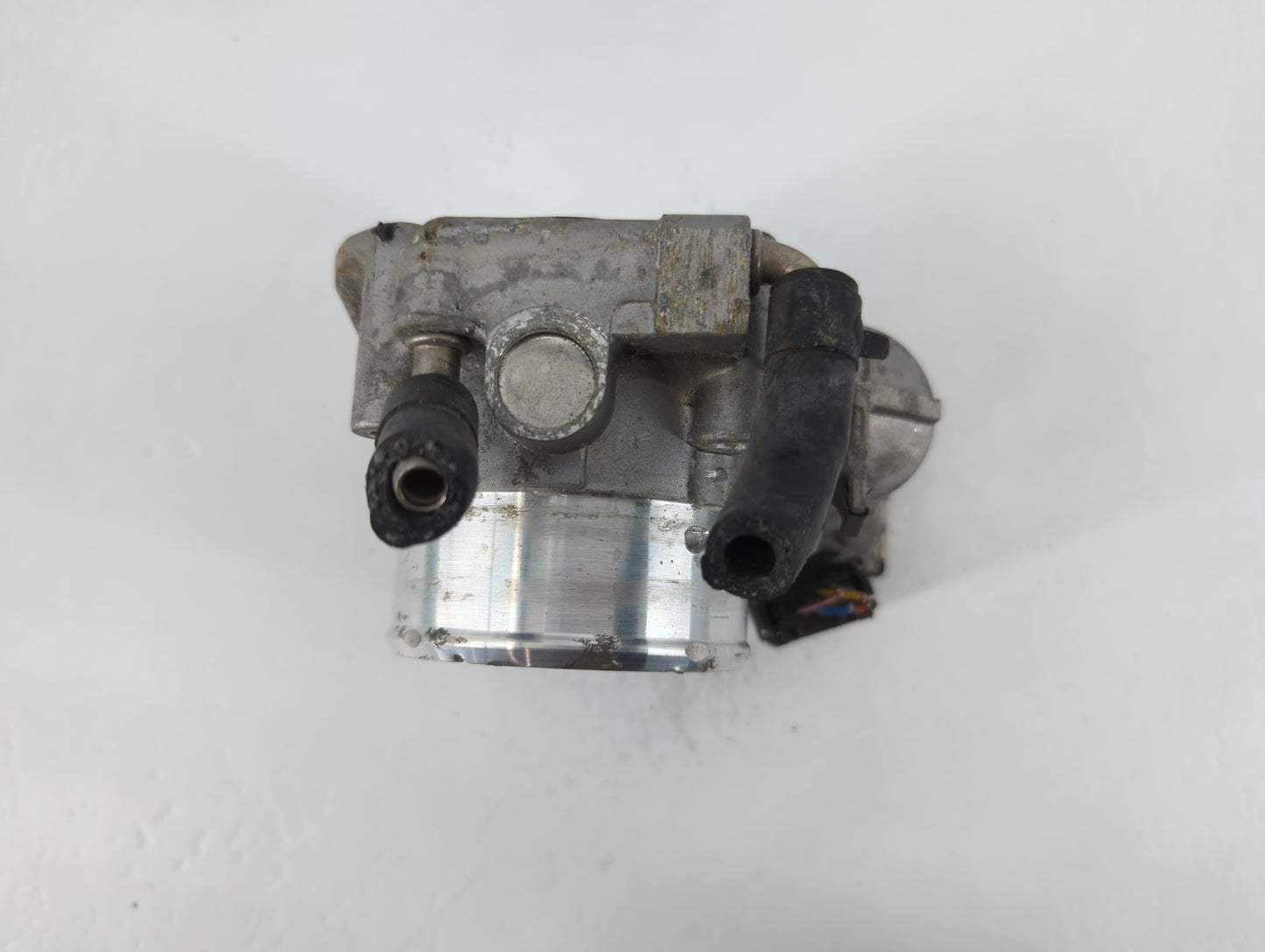 2011-2015 Kia Optima Throttle Body P/N:35100-2G700 Fits Fits 2011 2012 2013 2014 2015 2016 OEM Used Auto Parts - Oemusedauto