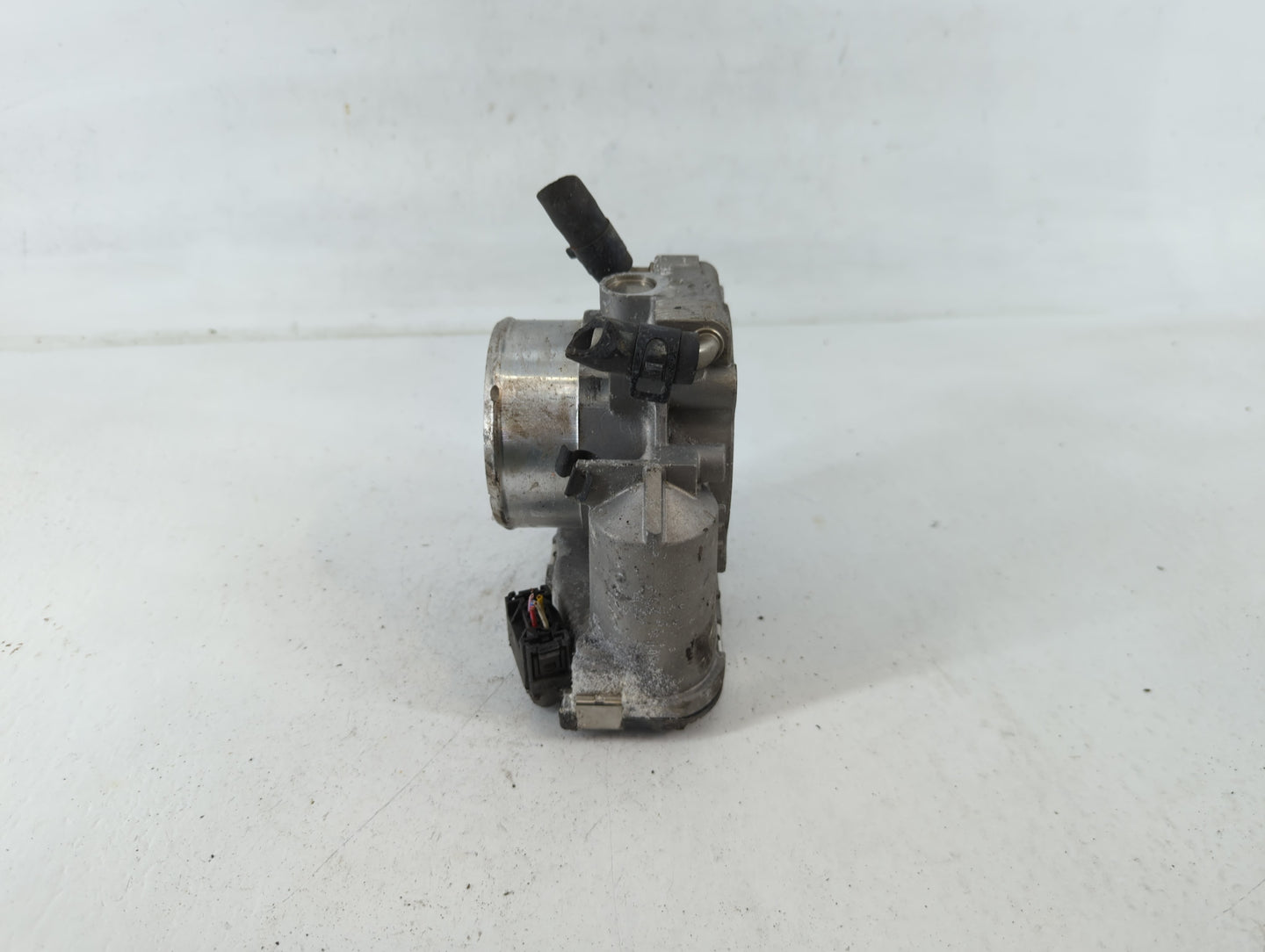 2011-2015 Kia Optima Throttle Body P/N:35100-2G700 Fits Fits 2011 2012 2013 2014 2015 2016 OEM Used Auto Parts - Oemusedauto