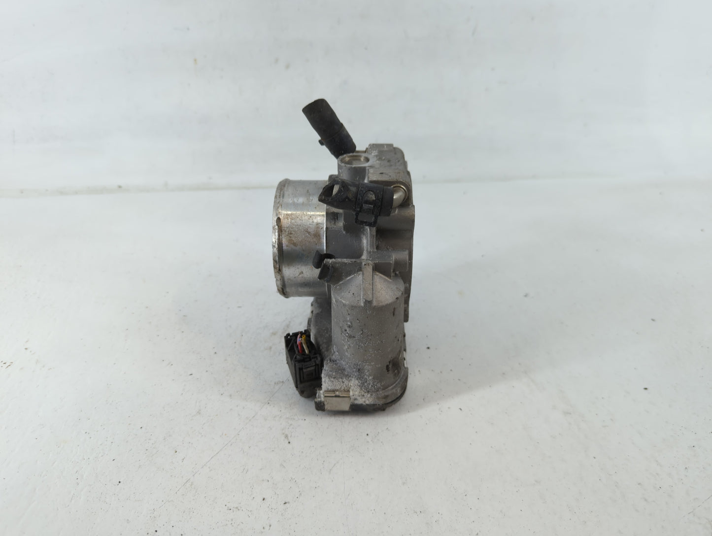 2011-2015 Kia Optima Throttle Body P/N:35100-2G700 Fits Fits 2011 2012 2013 2014 2015 2016 OEM Used Auto Parts - Oemusedauto