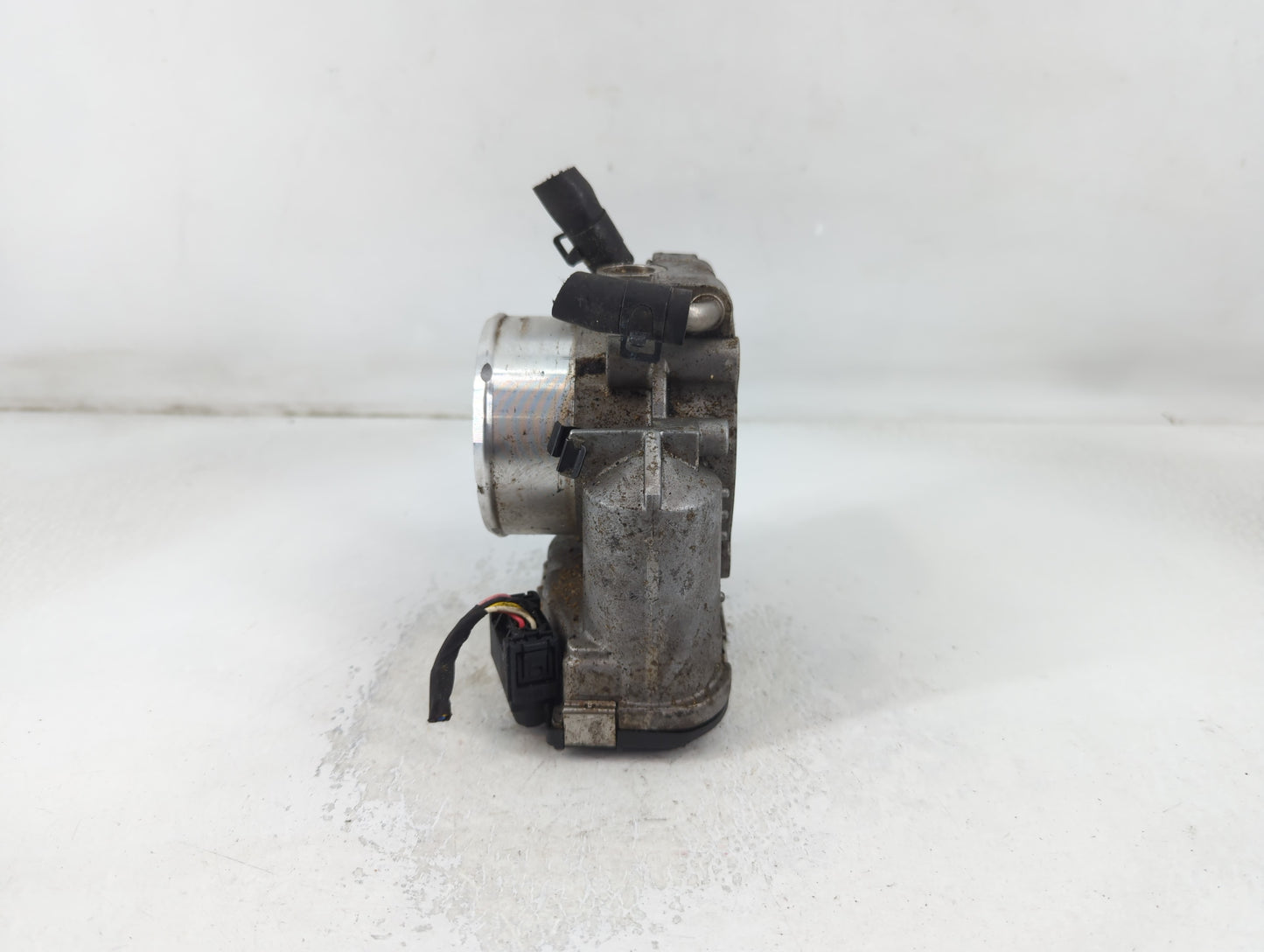 2011-2015 Kia Optima Throttle Body P/N:35100-2G700 Fits Fits 2011 2012 2013 2014 2015 2016 OEM Used Auto Parts - Oemusedauto