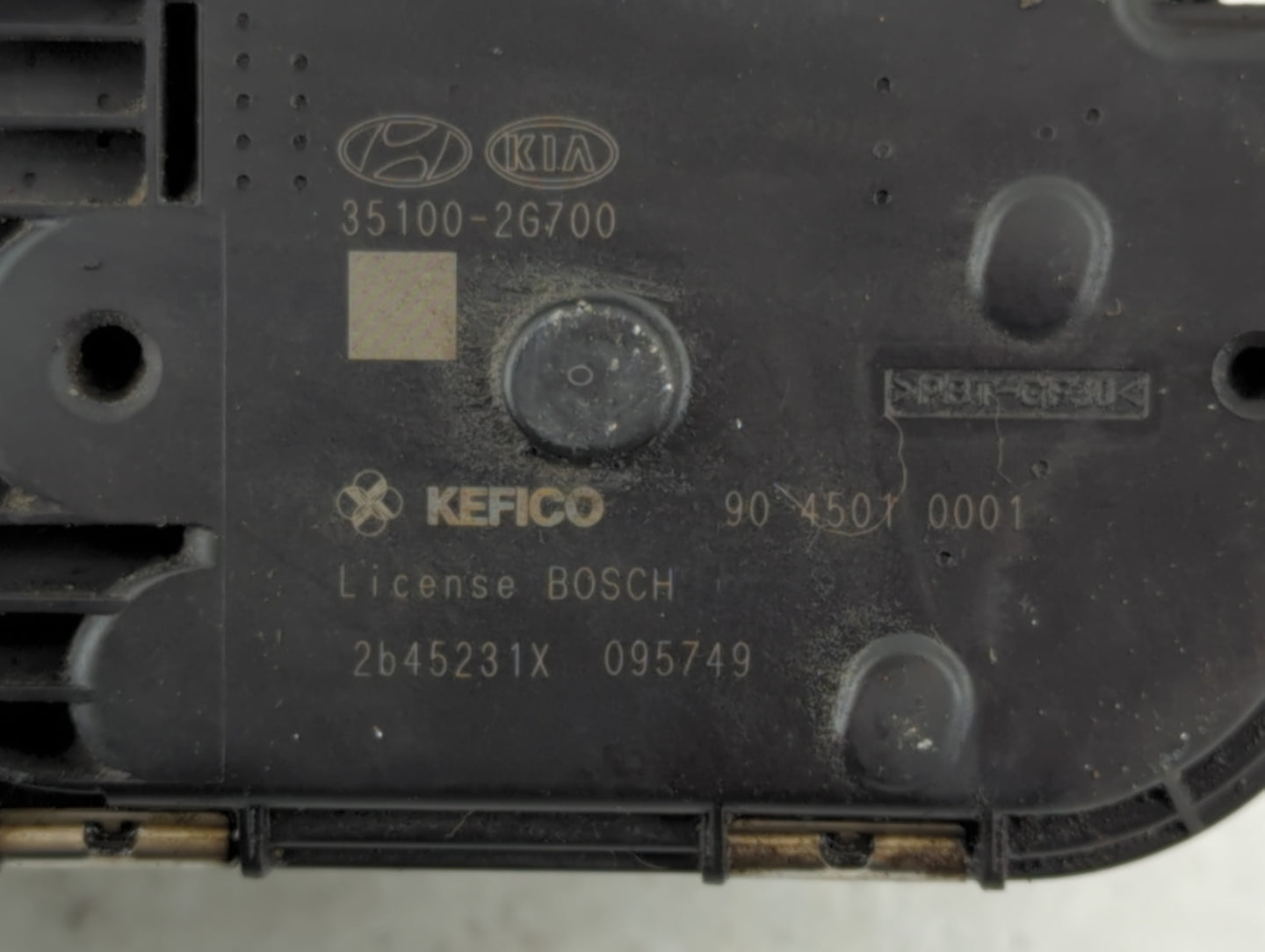 2011-2015 Kia Optima Throttle Body P/N:35100-2G700 Fits Fits 2011 2012 2013 2014 2015 2016 OEM Used Auto Parts - Oemusedauto