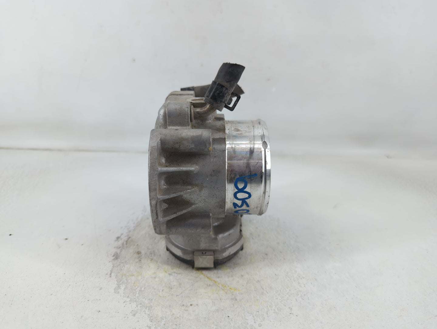 2011-2015 Kia Optima Throttle Body P/N:35100-2G700 Fits Fits 2011 2012 2013 2014 2015 2016 OEM Used Auto Parts - Oemusedauto