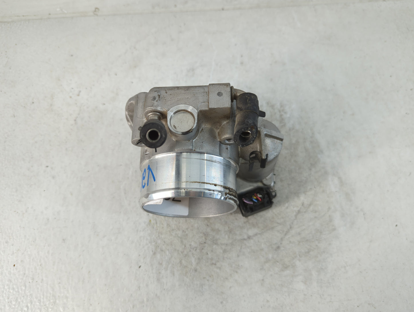 2011-2015 Kia Optima Throttle Body P/N:35100-2G700 Fits Fits 2011 2012 2013 2014 2015 2016 OEM Used Auto Parts - Oemusedauto