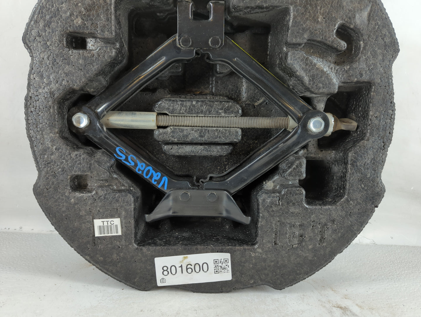 2015 Kia Optima Spare Scissor Car Jack - Oemusedautoparts1.com