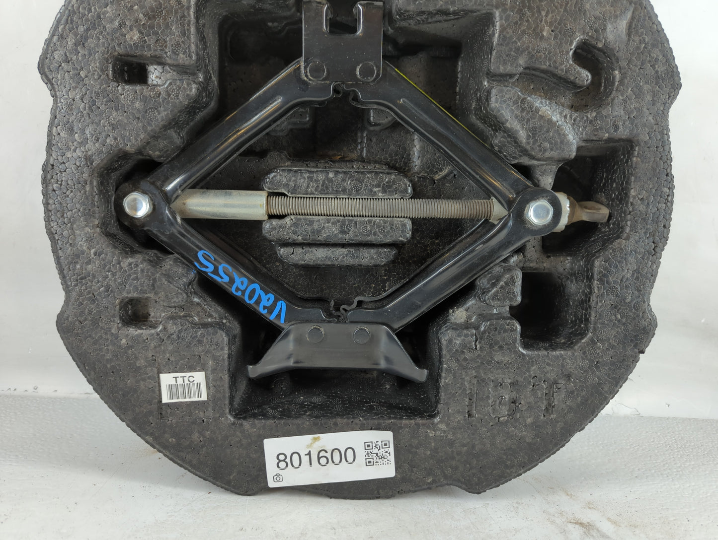 2015 Kia Optima Spare Scissor Car Jack - Oemusedautoparts1.com