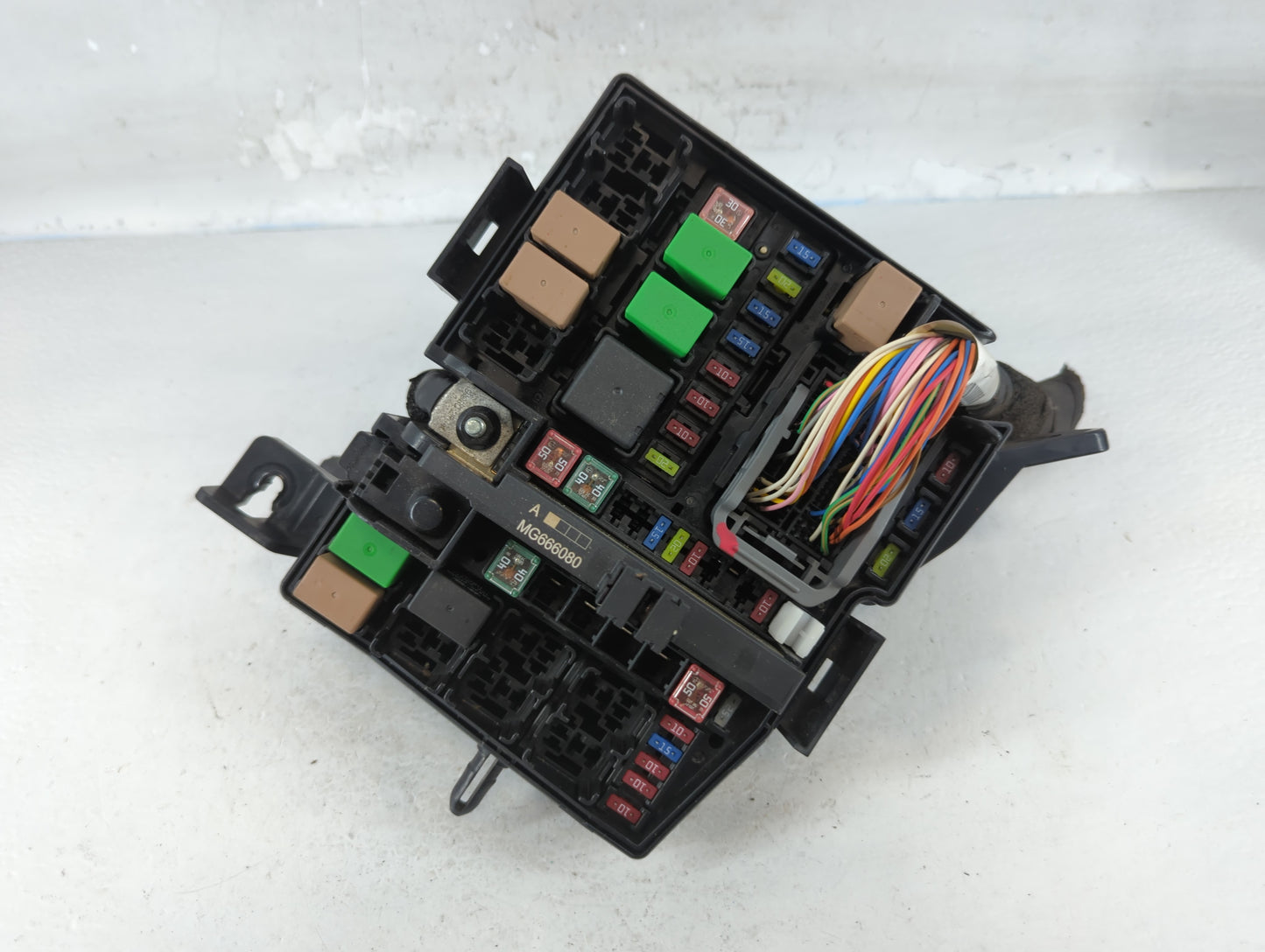 2014-2015 Kia Optima Fusebox Fuse Box Panel Relay Module P/N:91955-2T730 Fits Fits 2014 2015 OEM Used Auto Parts - Oemusedau