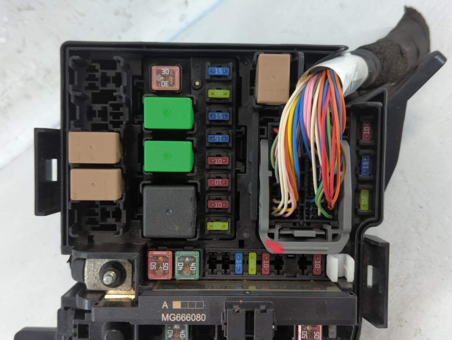 2014-2015 Kia Optima Fusebox Fuse Box Panel Relay Module P/N:91955-2T730 Fits Fits 2014 2015 OEM Used Auto Parts - Oemusedau