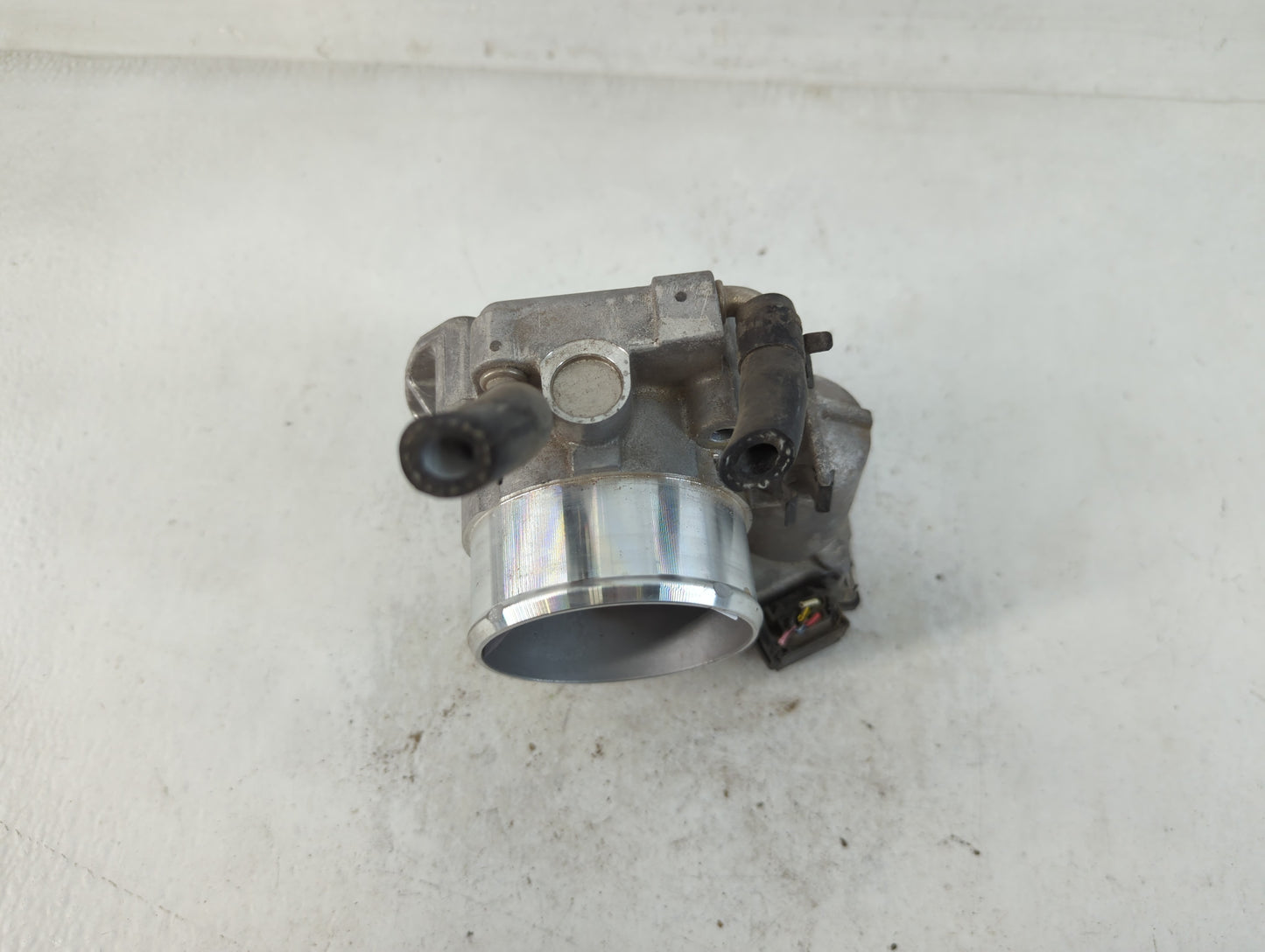 2011-2015 Kia Optima Throttle Body P/N:35100-2G700 Fits Fits 2011 2012 2013 2014 2015 2016 OEM Used Auto Parts - Oemusedauto