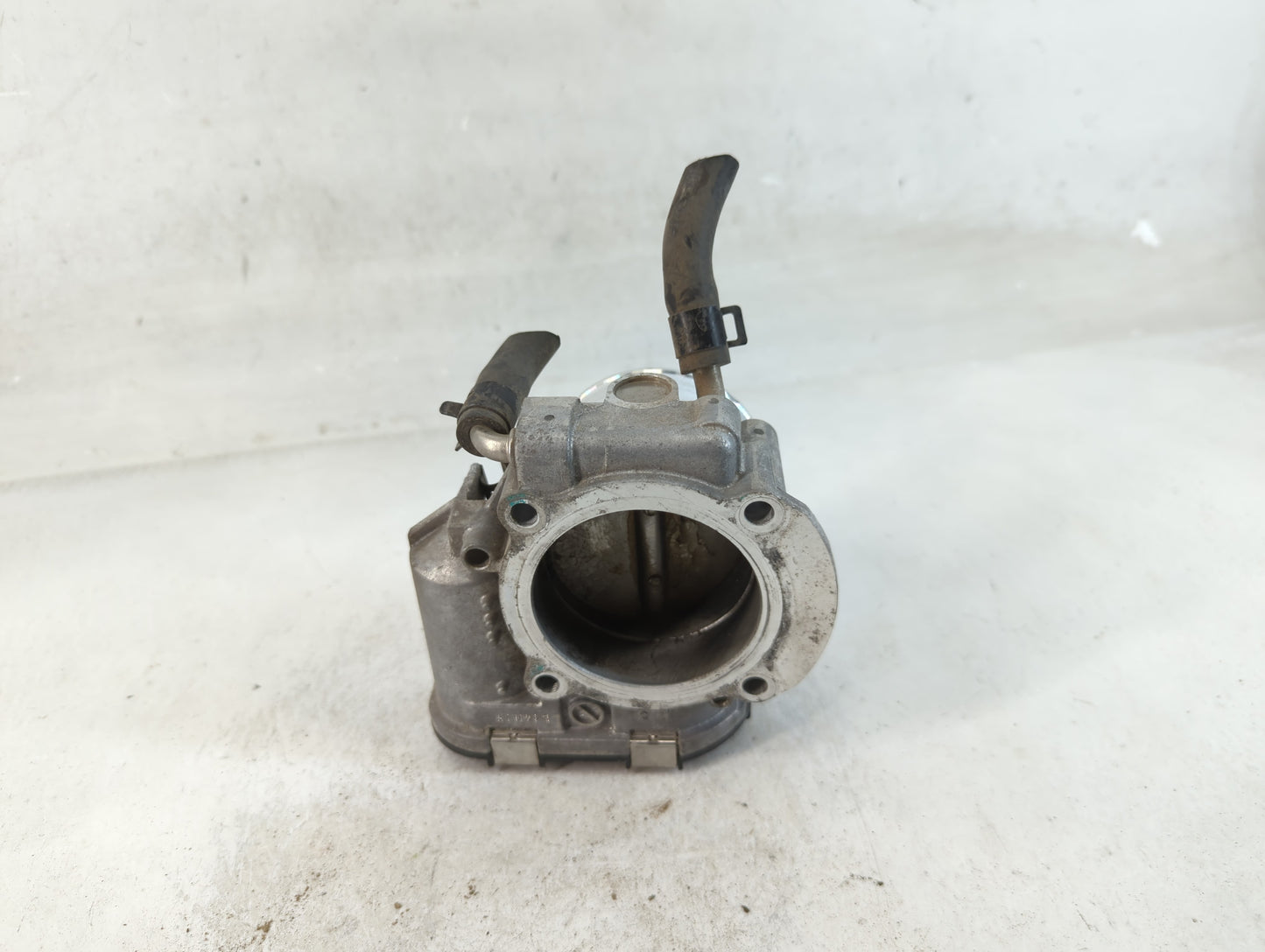 2011-2015 Kia Optima Throttle Body P/N:35100-2G700 Fits Fits 2011 2012 2013 2014 2015 2016 OEM Used Auto Parts - Oemusedauto