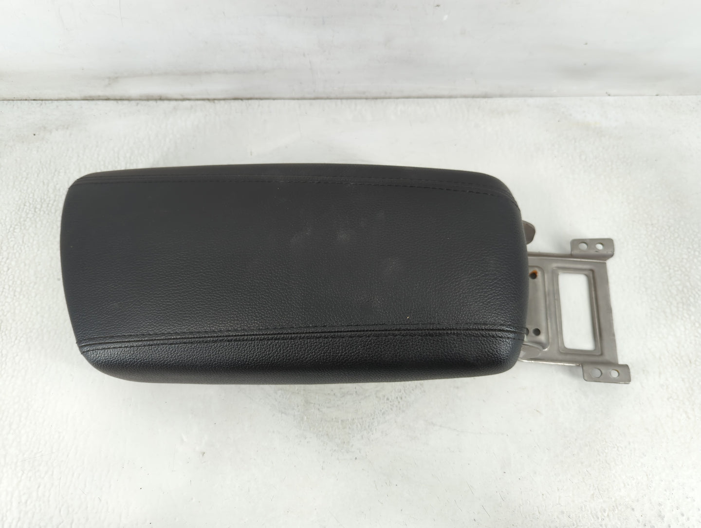 2014-2016 Kia Optima Center Console Armrest Cover Lid Fits Fits 2014 2015 2016 OEM Used Auto Parts - Oemusedautoparts1.com