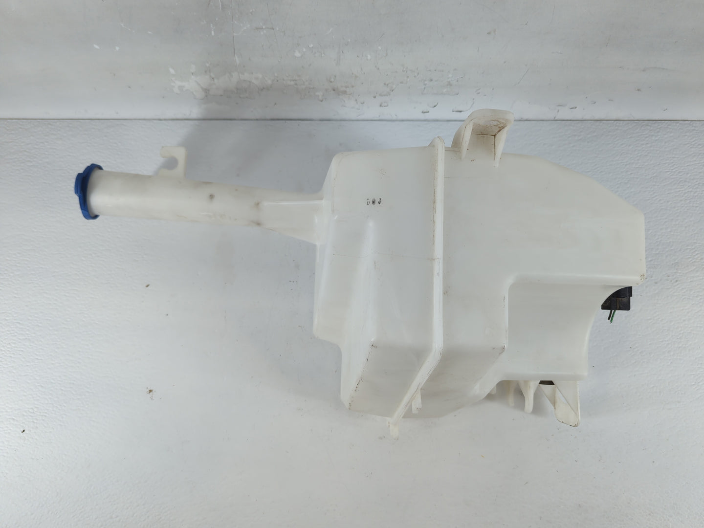 2011-2015 Kia Optima Windshield Washer Fluid Reservoir Bottle Oem - Oemusedautoparts1.com