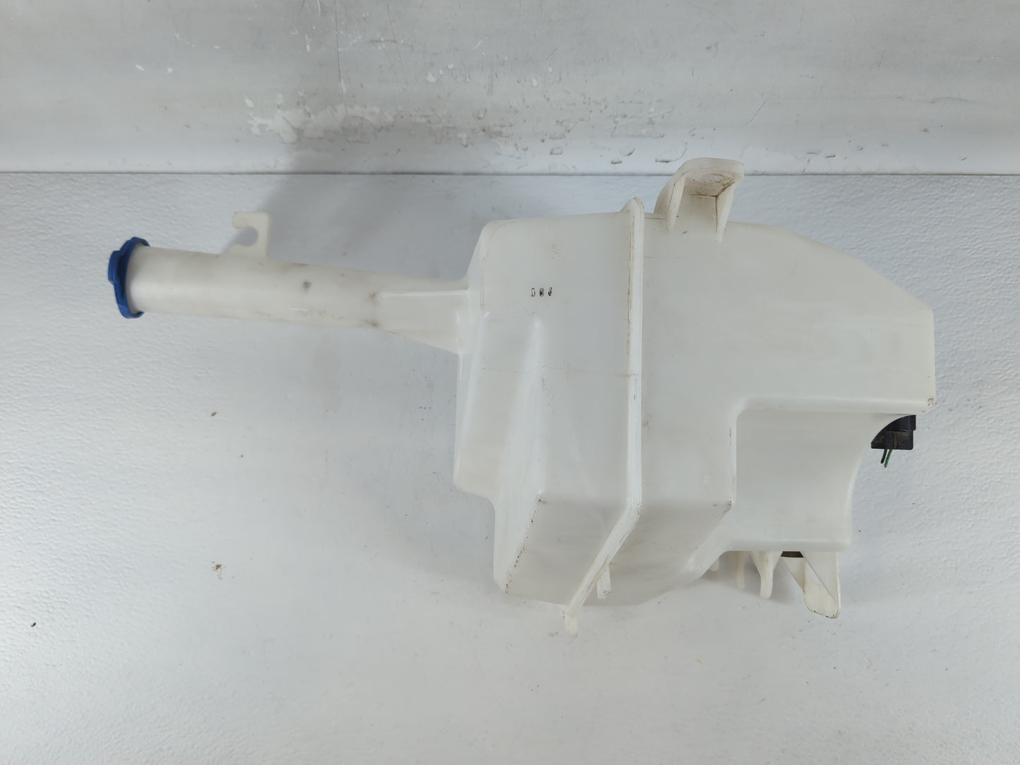 2011-2015 Kia Optima Windshield Washer Fluid Reservoir Bottle Oem - Oemusedautoparts1.com