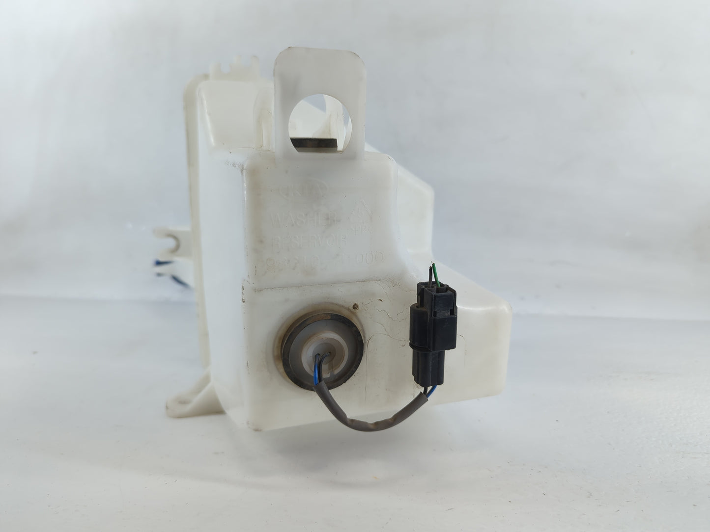 2011-2015 Kia Optima Windshield Washer Fluid Reservoir Bottle Oem - Oemusedautoparts1.com