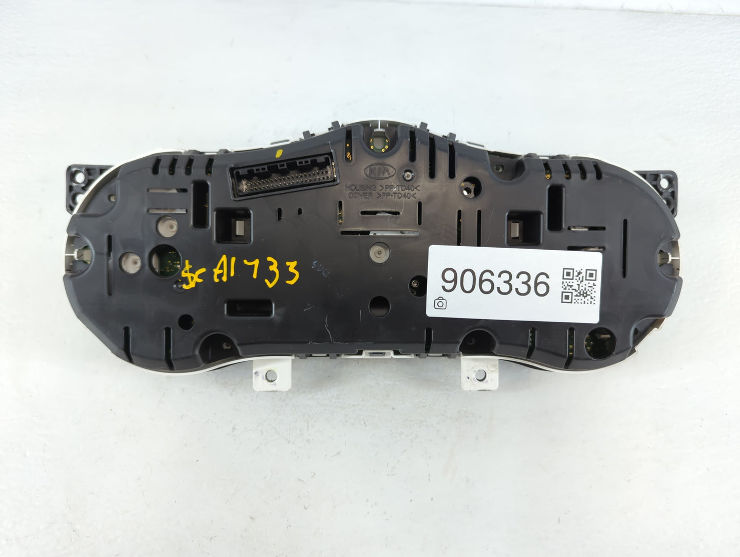 2014-2015 Kia Optima Instrument Cluster Speedometer Gauges P/N:94031-2T270 Miles: Fits Fits 2014 2015 OEM Used Auto Parts - 