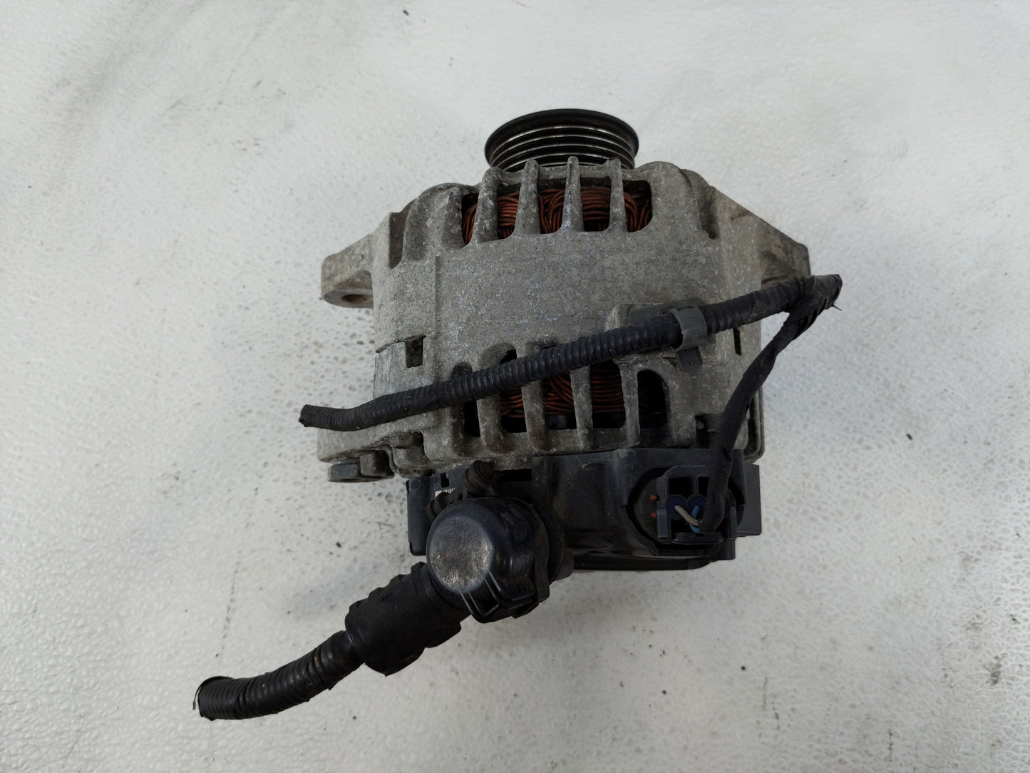 2012-2016 Kia Rio Alternator Replacement Generator Charging Assembly Engine OEM P/N:37300-2B600 Fits OEM Used Auto Parts - O