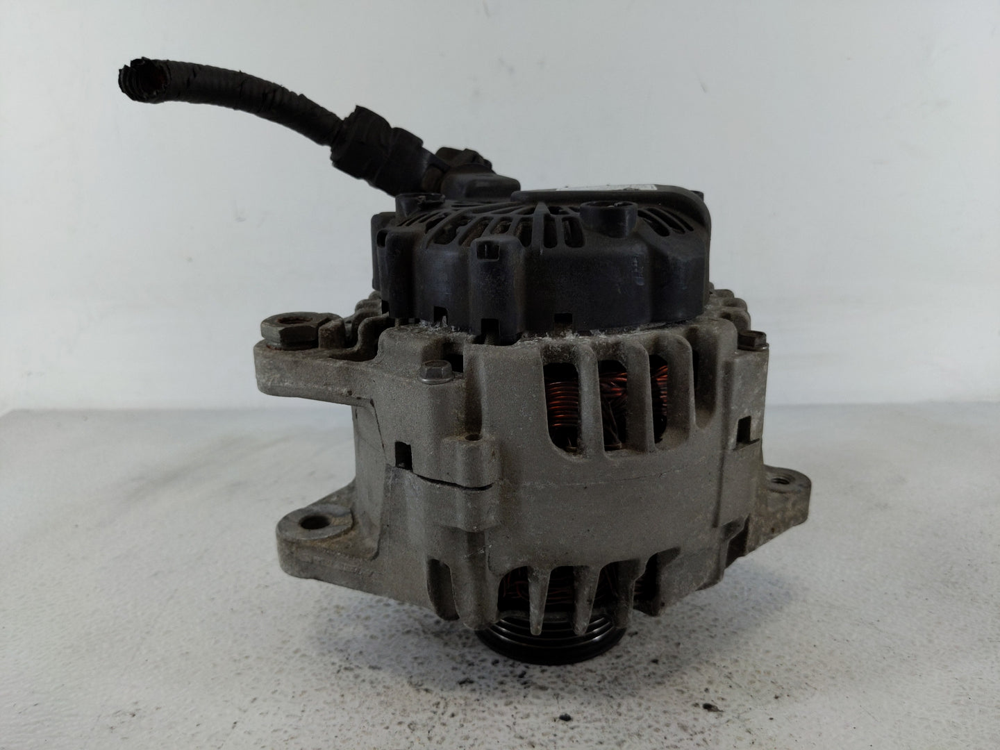 2012-2016 Kia Rio Alternator Replacement Generator Charging Assembly Engine OEM P/N:37300-2B600 Fits OEM Used Auto Parts - O