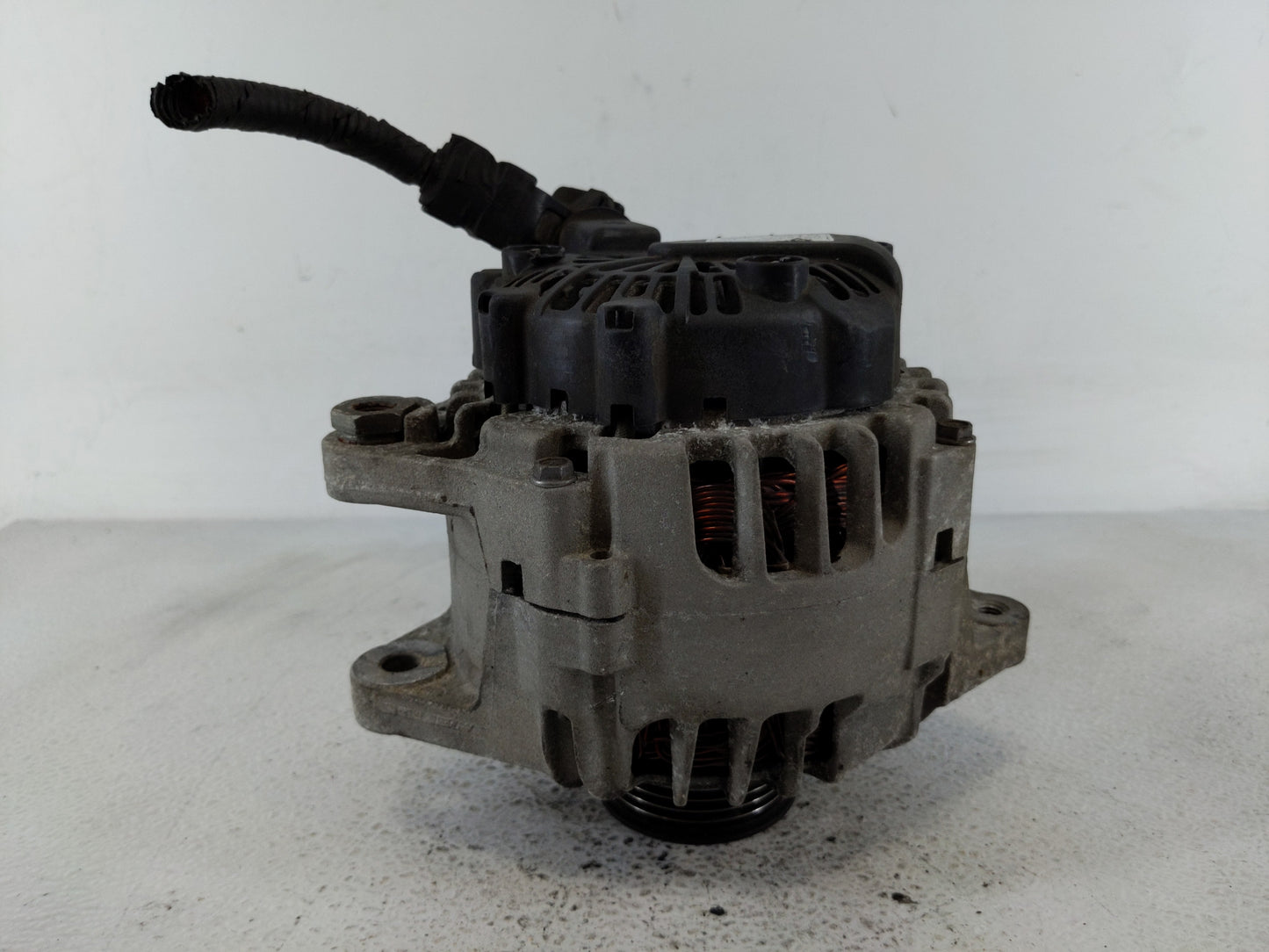 2012-2016 Kia Rio Alternator Replacement Generator Charging Assembly Engine OEM P/N:37300-2B600 Fits OEM Used Auto Parts - O