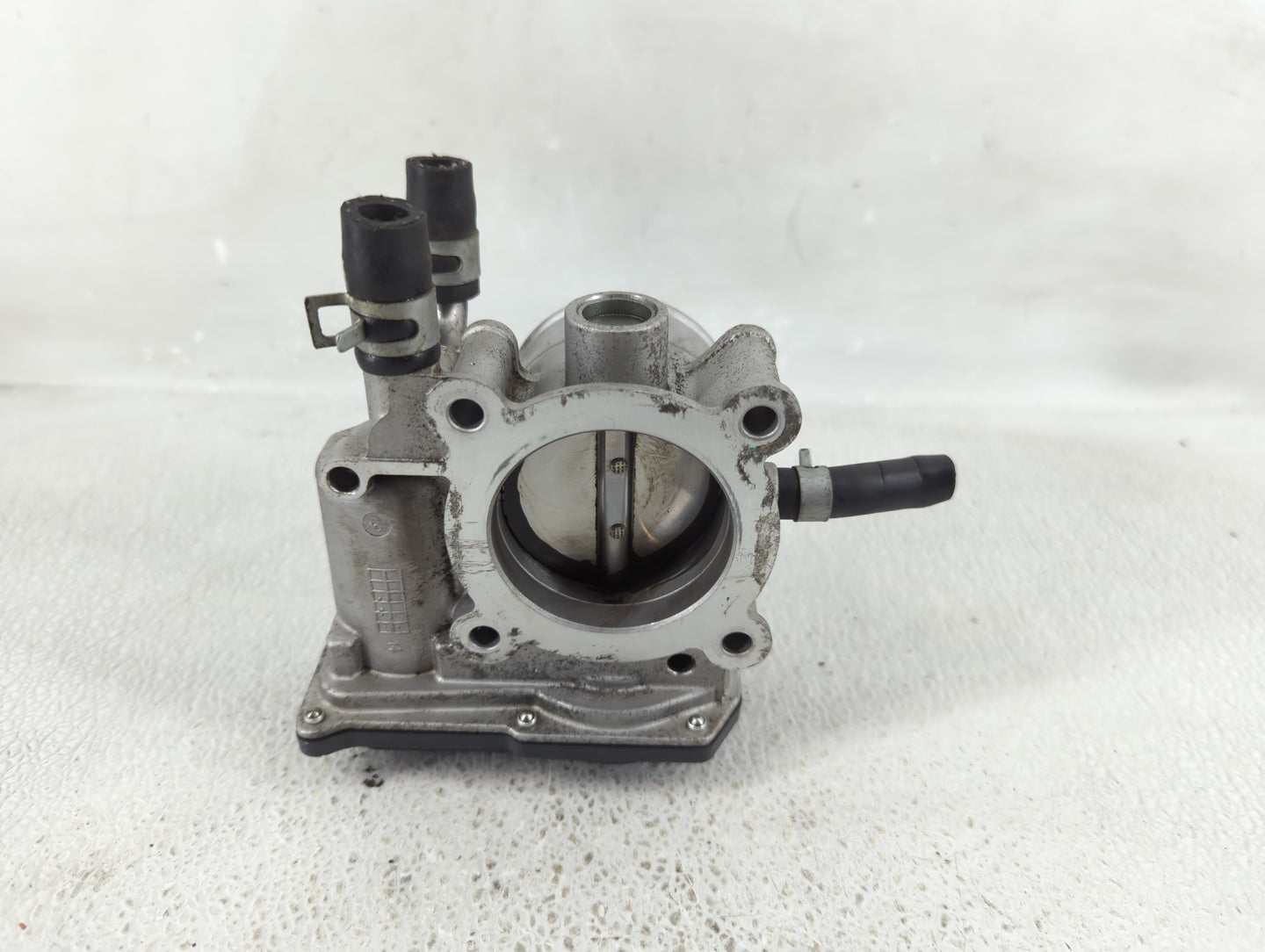 2012-2019 Kia Rio Throttle Body P/N:35100-2B300 Fits Fits 2012 2013 2014 2015 2016 2017 2018 2019 OEM Used Auto Parts - Oemu