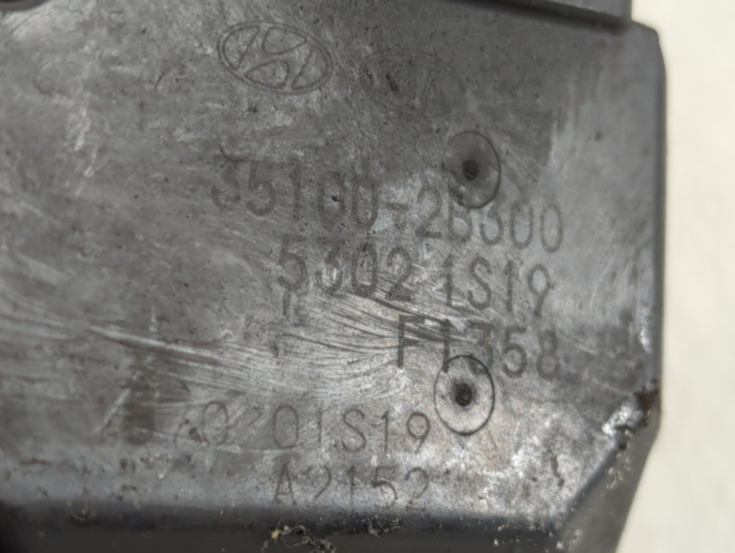 2012-2019 Kia Rio Throttle Body P/N:35100-2B300 Fits Fits 2012 2013 2014 2015 2016 2017 2018 2019 OEM Used Auto Parts - Oemu