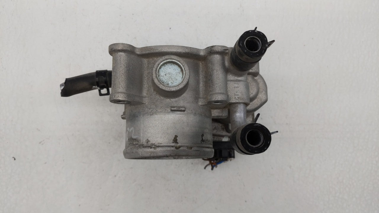 2012-2019 Kia Rio Throttle Body P/N:5302-1S02 35100-2B300 Fits Fits 2012 2013 2014 2015 2016 2017 2018 2019 OEM Used Auto Pa