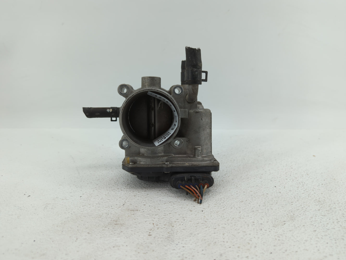 2012-2019 Kia Rio Throttle Body P/N:35100-2B300 Fits Fits 2012 2013 2014 2015 2016 2017 2018 2019 OEM Used Auto Parts - Oemu