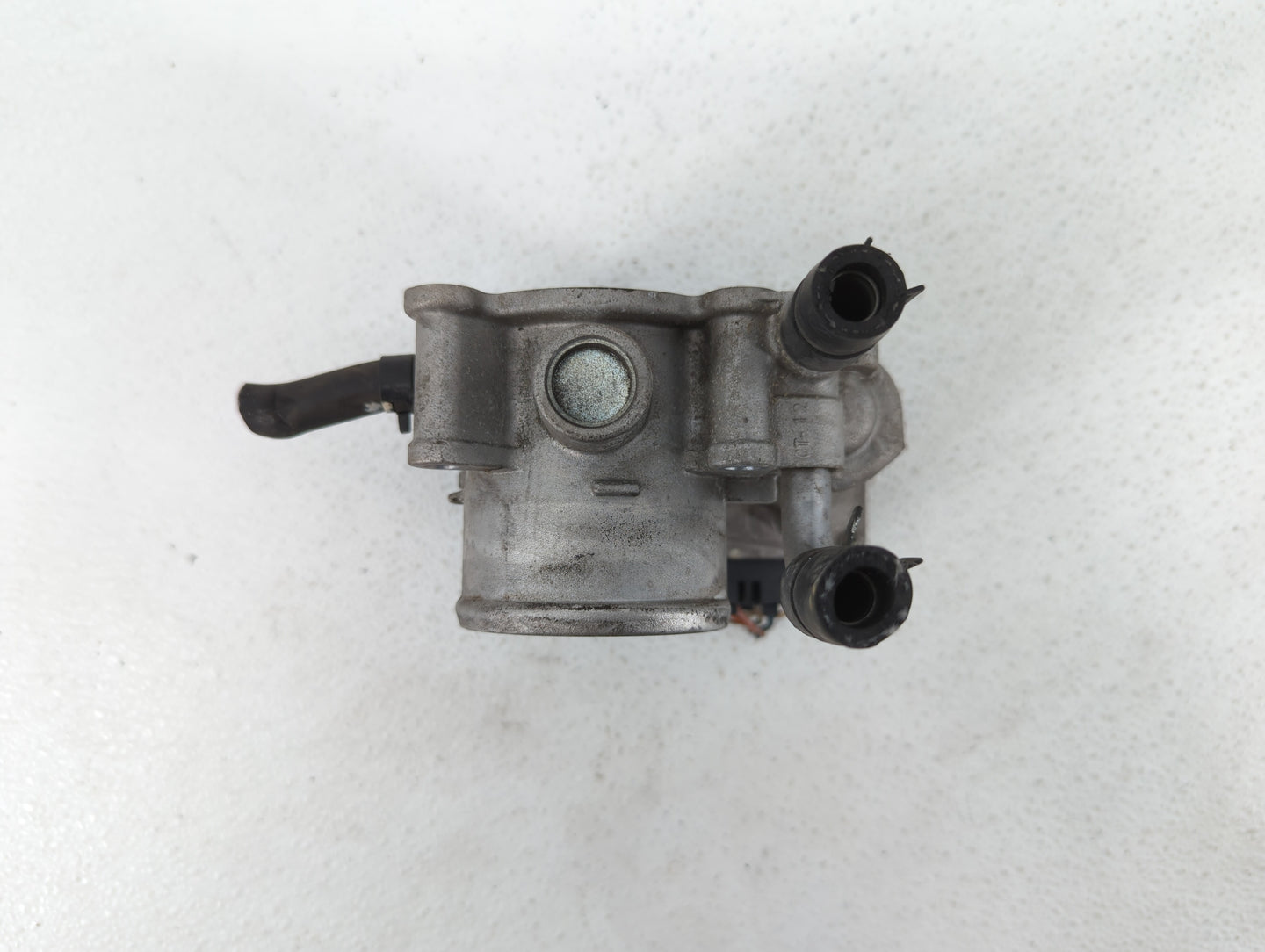 2012-2019 Kia Rio Throttle Body P/N:35100-2B300 Fits Fits 2012 2013 2014 2015 2016 2017 2018 2019 OEM Used Auto Parts - Oemu