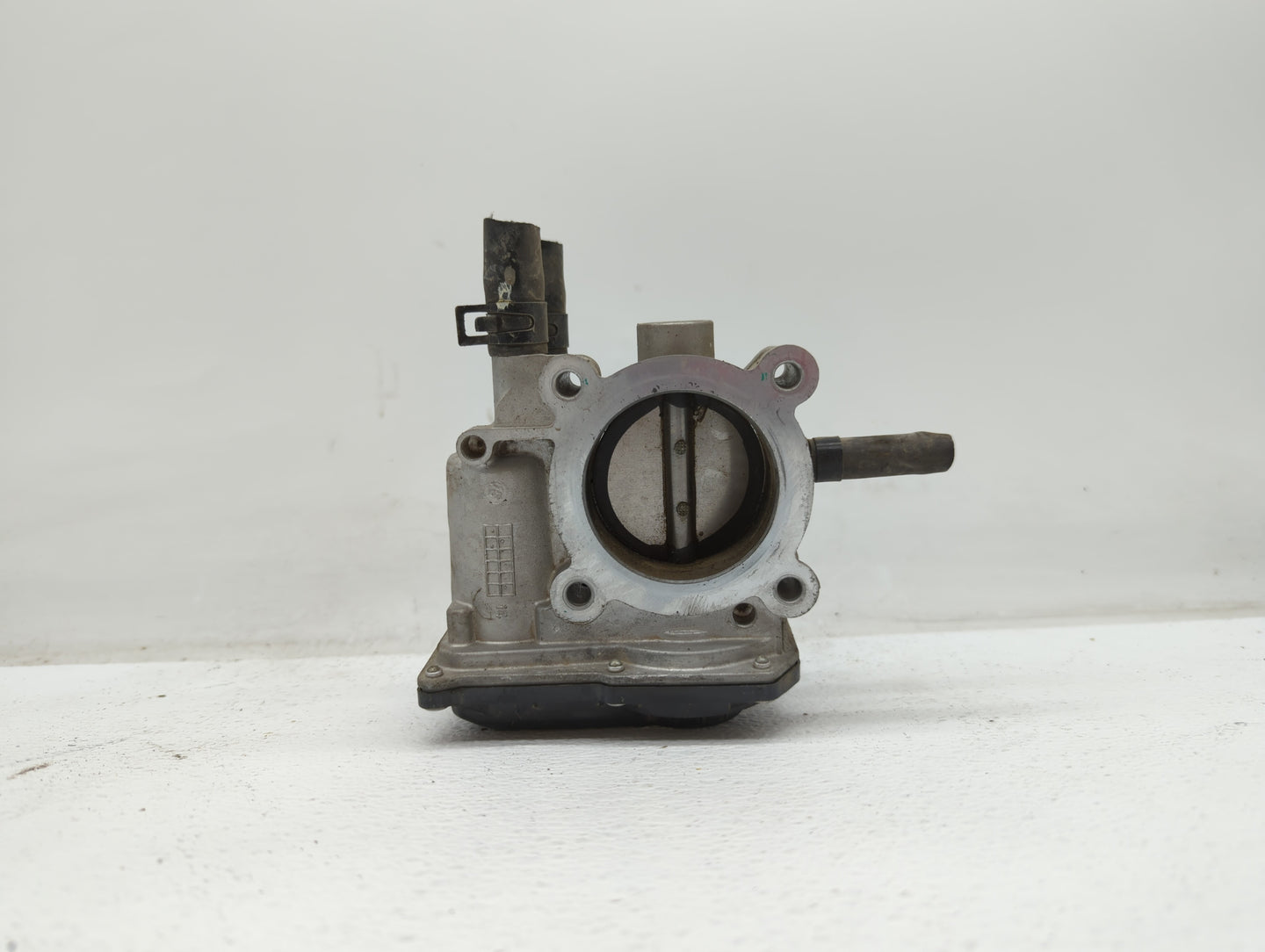 2012-2019 Kia Rio Throttle Body P/N:35100-2B300 Fits Fits 2012 2013 2014 2015 2016 2017 2018 2019 OEM Used Auto Parts - Oemu
