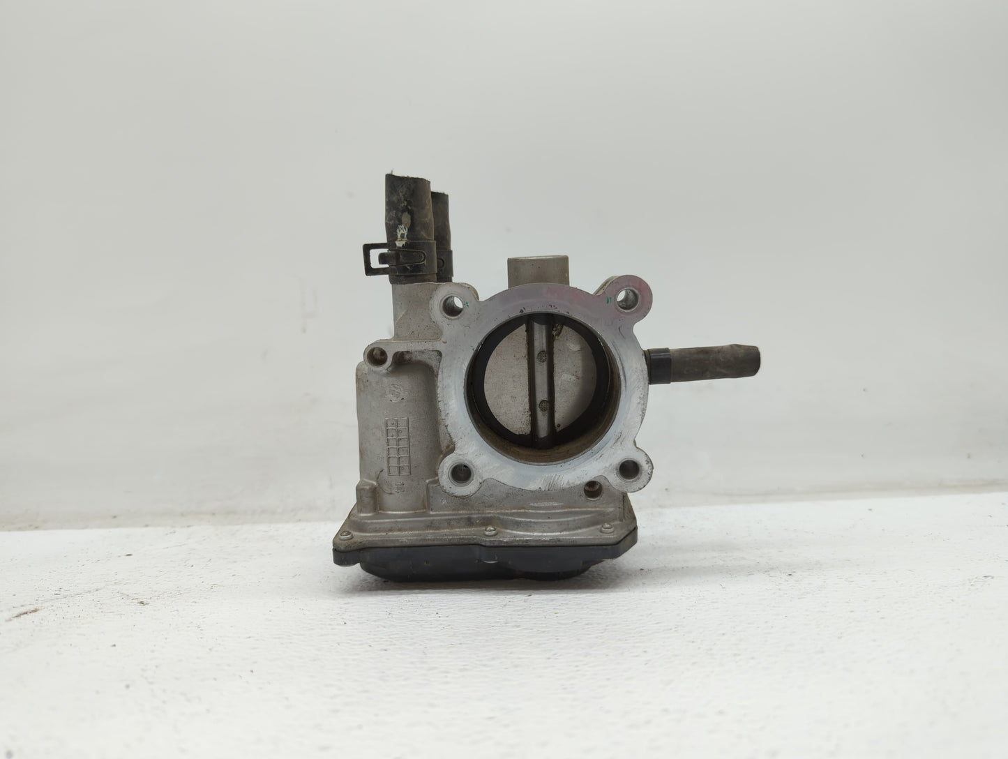 2012-2019 Kia Rio Throttle Body P/N:35100-2B300 Fits Fits 2012 2013 2014 2015 2016 2017 2018 2019 OEM Used Auto Parts - Oemu