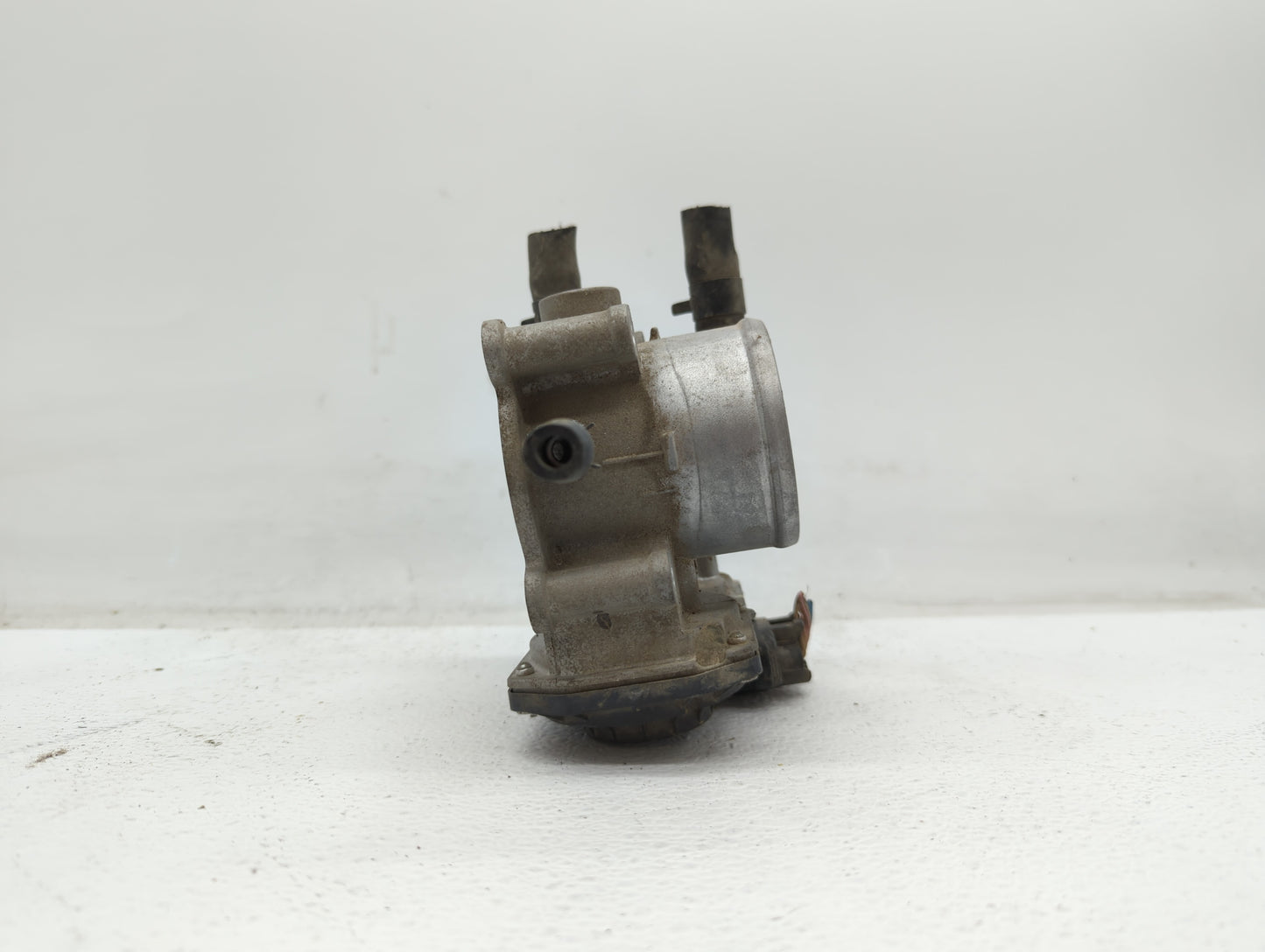 2012-2019 Kia Rio Throttle Body P/N:35100-2B300 Fits Fits 2012 2013 2014 2015 2016 2017 2018 2019 OEM Used Auto Parts - Oemu