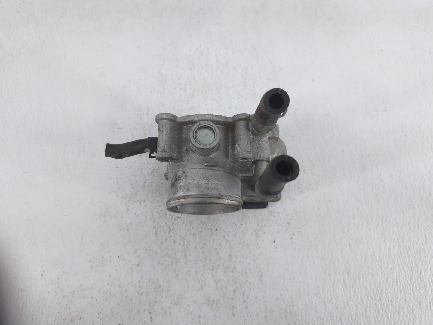 2012-2019 Kia Rio Throttle Body P/N:35100-2B300 Fits Fits 2012 2013 2014 2015 2016 2017 2018 2019 OEM Used Auto Parts - Oemu
