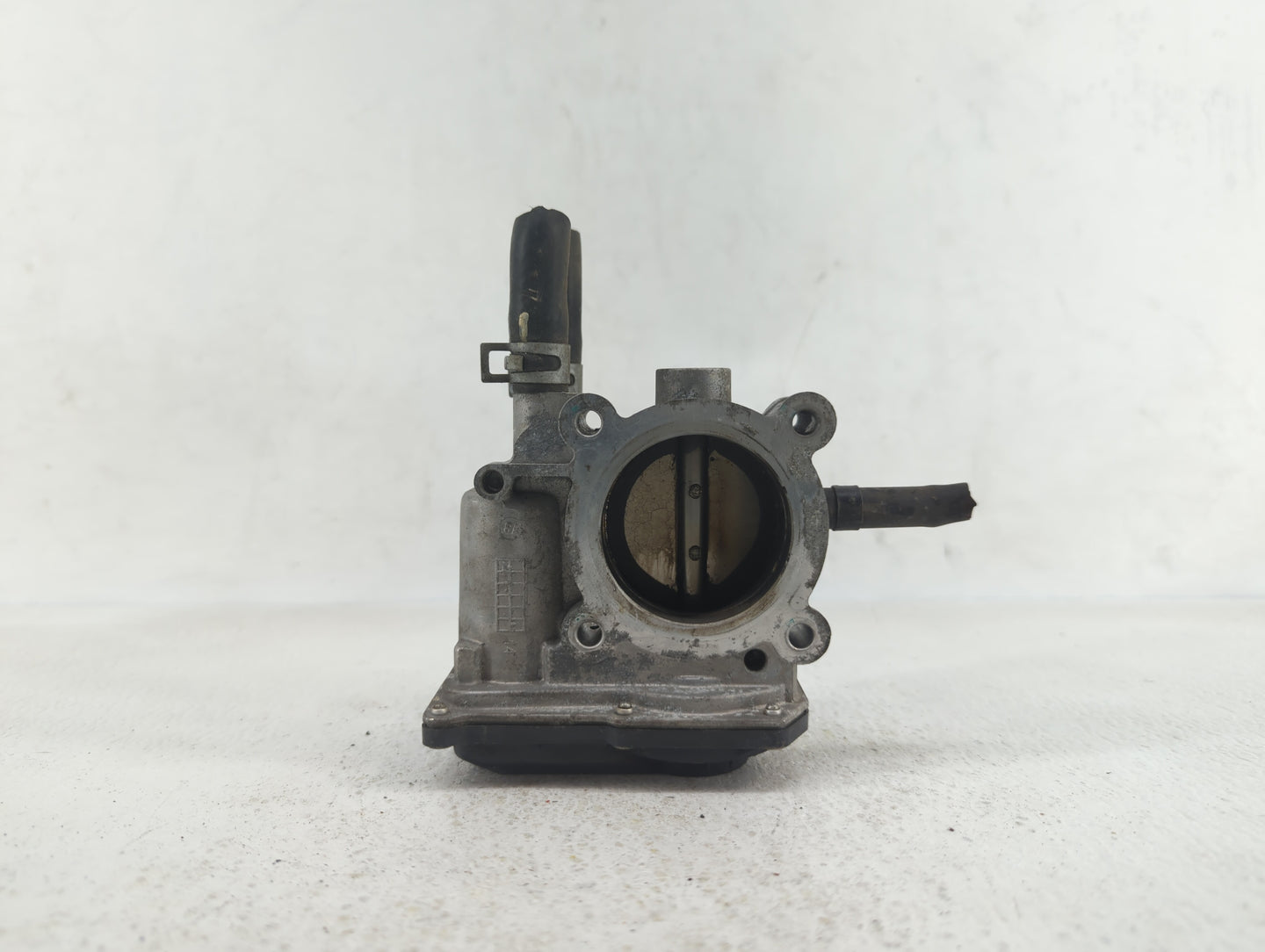 2012-2019 Kia Rio Throttle Body P/N:35100-2B300 Fits Fits 2012 2013 2014 2015 2016 2017 2018 2019 OEM Used Auto Parts - Oemu