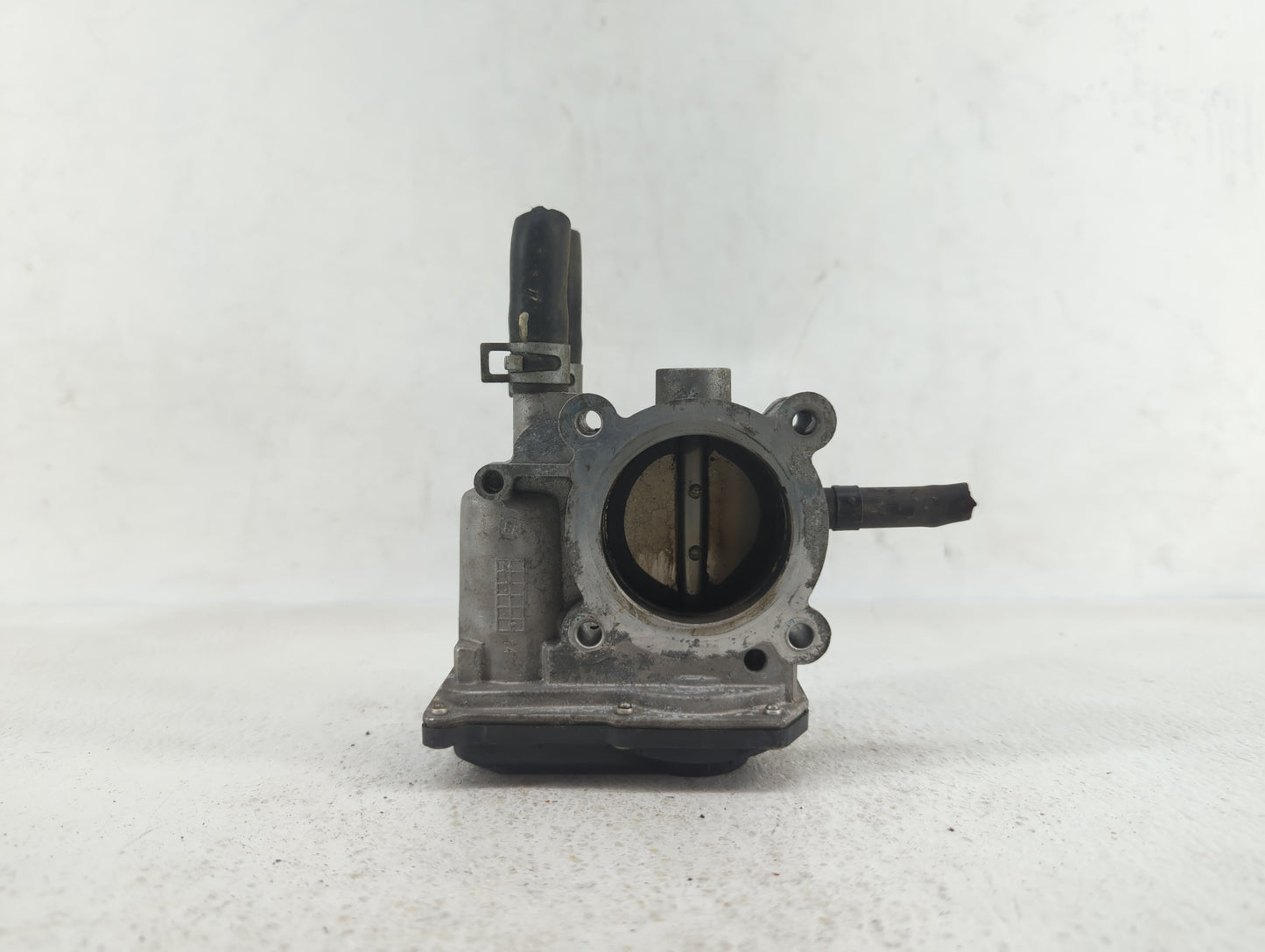 2012-2019 Kia Rio Throttle Body P/N:35100-2B300 Fits Fits 2012 2013 2014 2015 2016 2017 2018 2019 OEM Used Auto Parts - Oemu