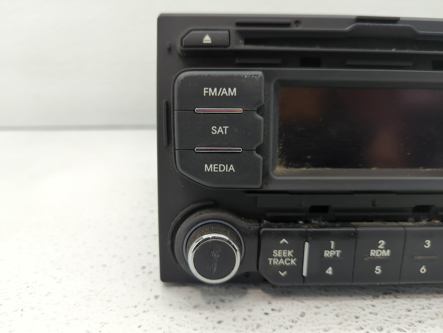 2012-2015 Kia Rio Am Fm Cd Player Radio Receiver - Oemusedautoparts1.com
