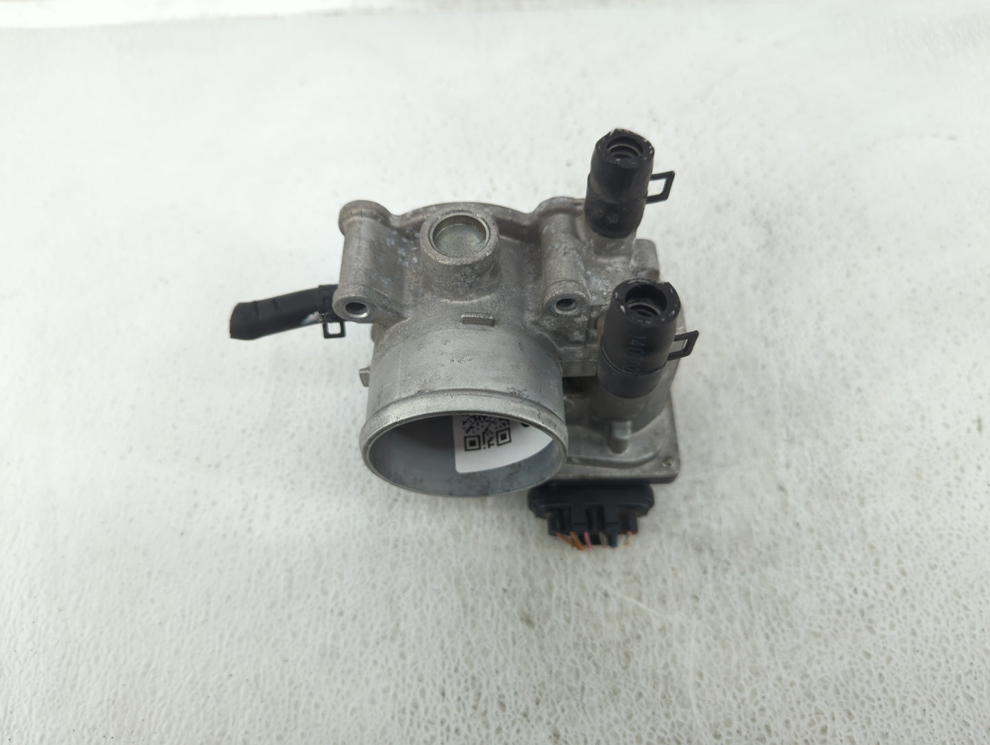 2012-2019 Kia Rio Throttle Body P/N:35100-2B300 Fits Fits 2012 2013 2014 2015 2016 2017 2018 2019 OEM Used Auto Parts - Oemu
